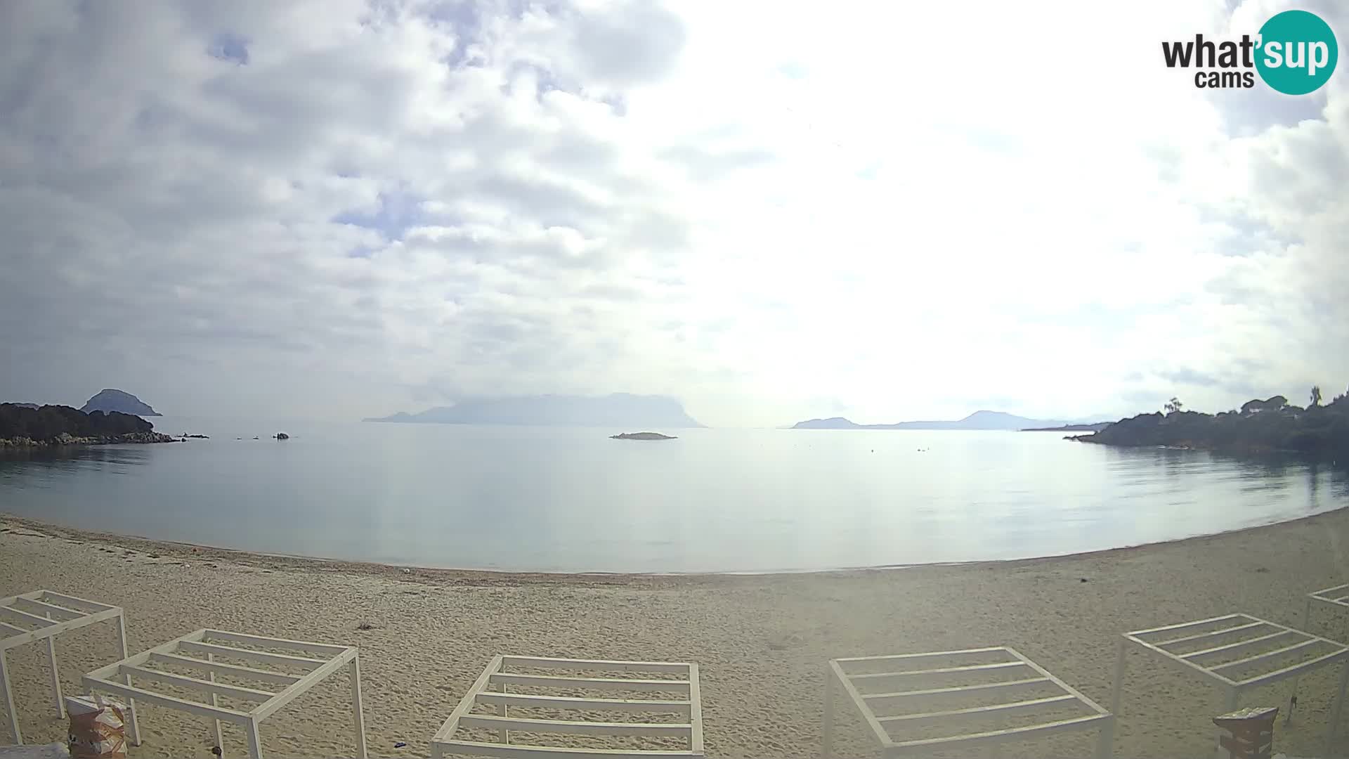 Plaža Cala Sassari Spletna kamera v živo Golfo Aranci – Sardinija