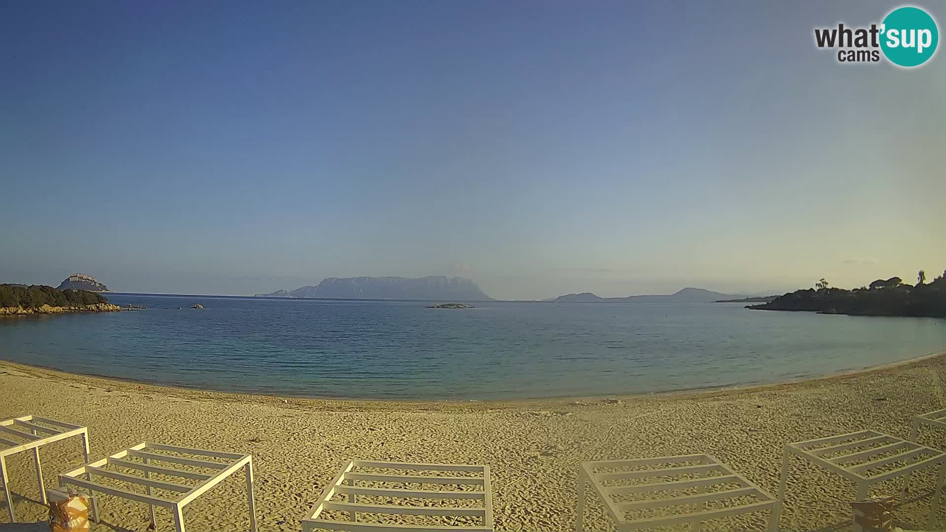 Plaža Cala Sassari Spletna kamera v živo Golfo Aranci – Sardinija