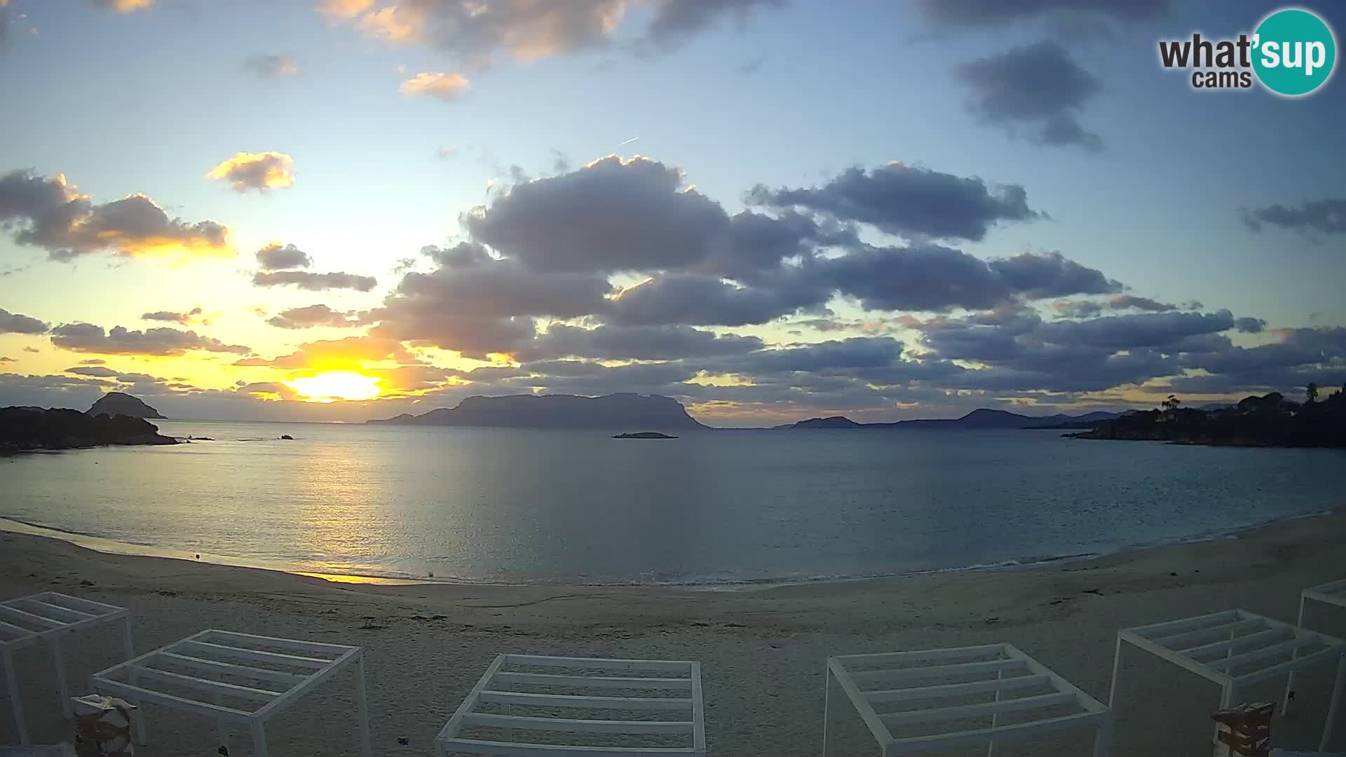 Plaža Cala Sassari Spletna kamera v živo Golfo Aranci – Sardinija