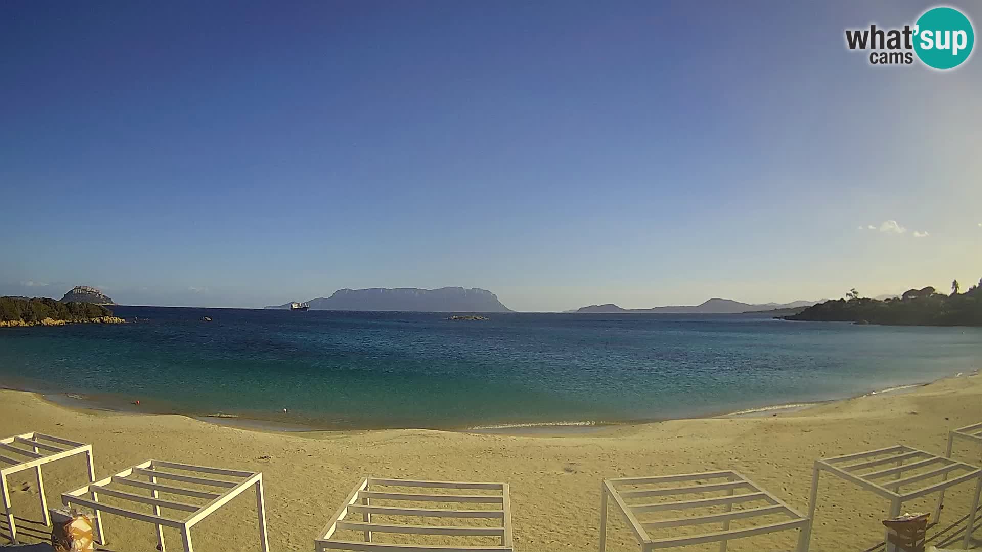 Plaža Cala Sassari Spletna kamera v živo Golfo Aranci – Sardinija