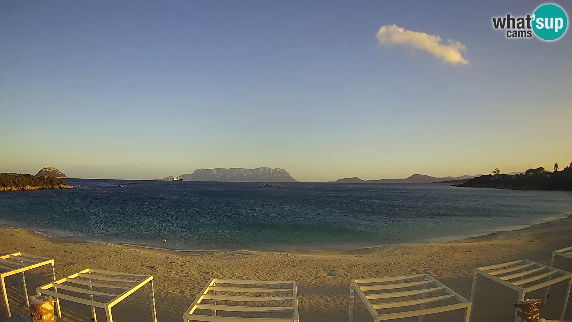 Plaža Cala Sassari Spletna kamera v živo Golfo Aranci – Sardinija