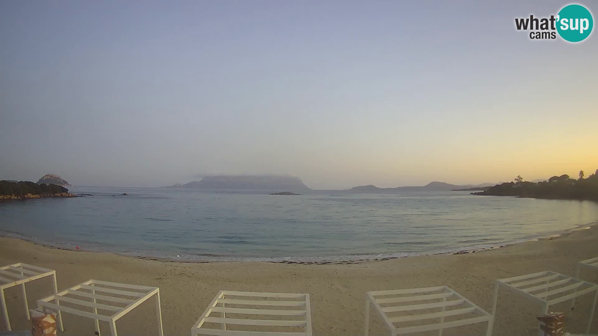 Plaža Cala Sassari Spletna kamera v živo Golfo Aranci – Sardinija