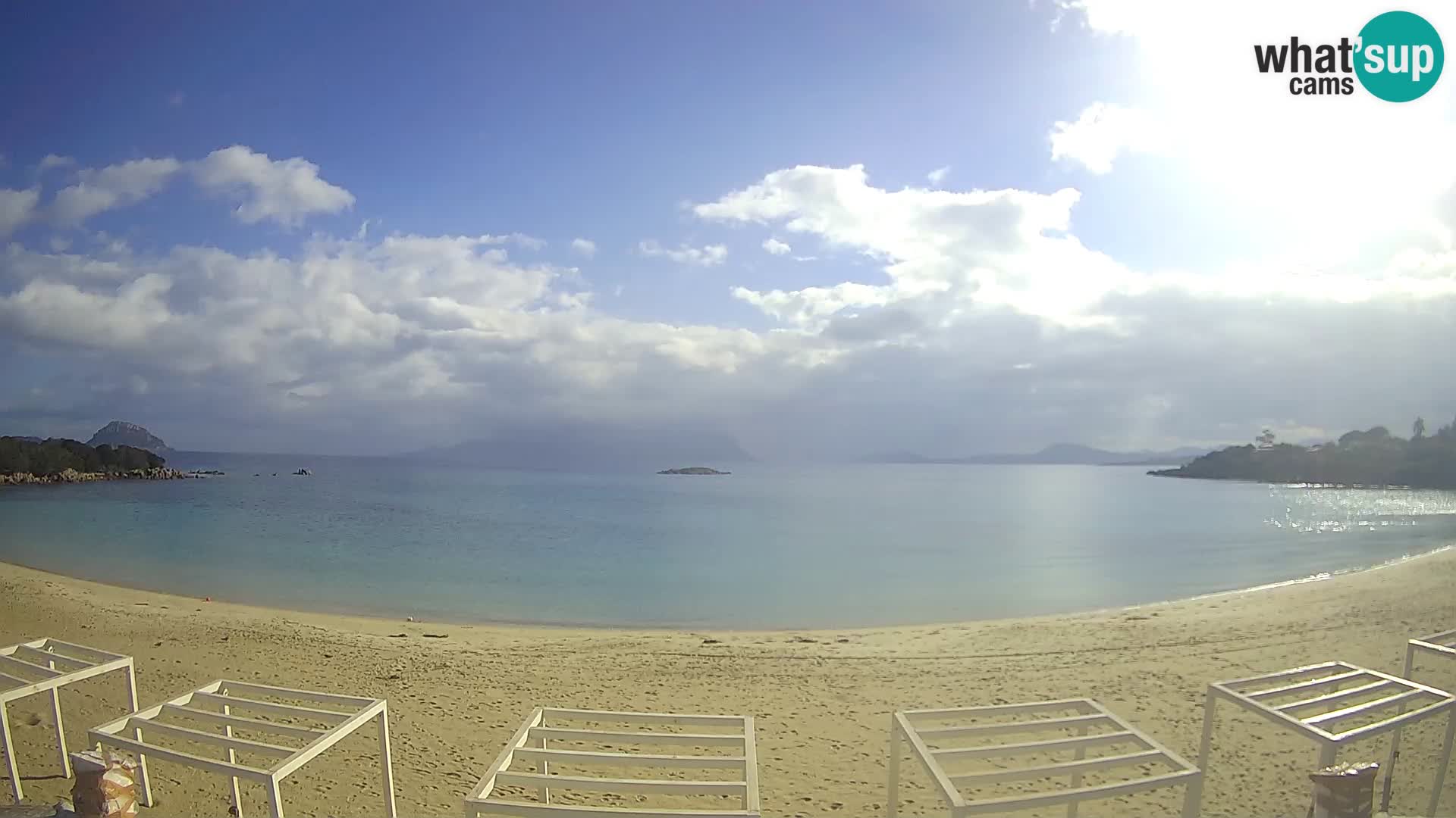 Plaža Cala Sassari Spletna kamera v živo Golfo Aranci – Sardinija