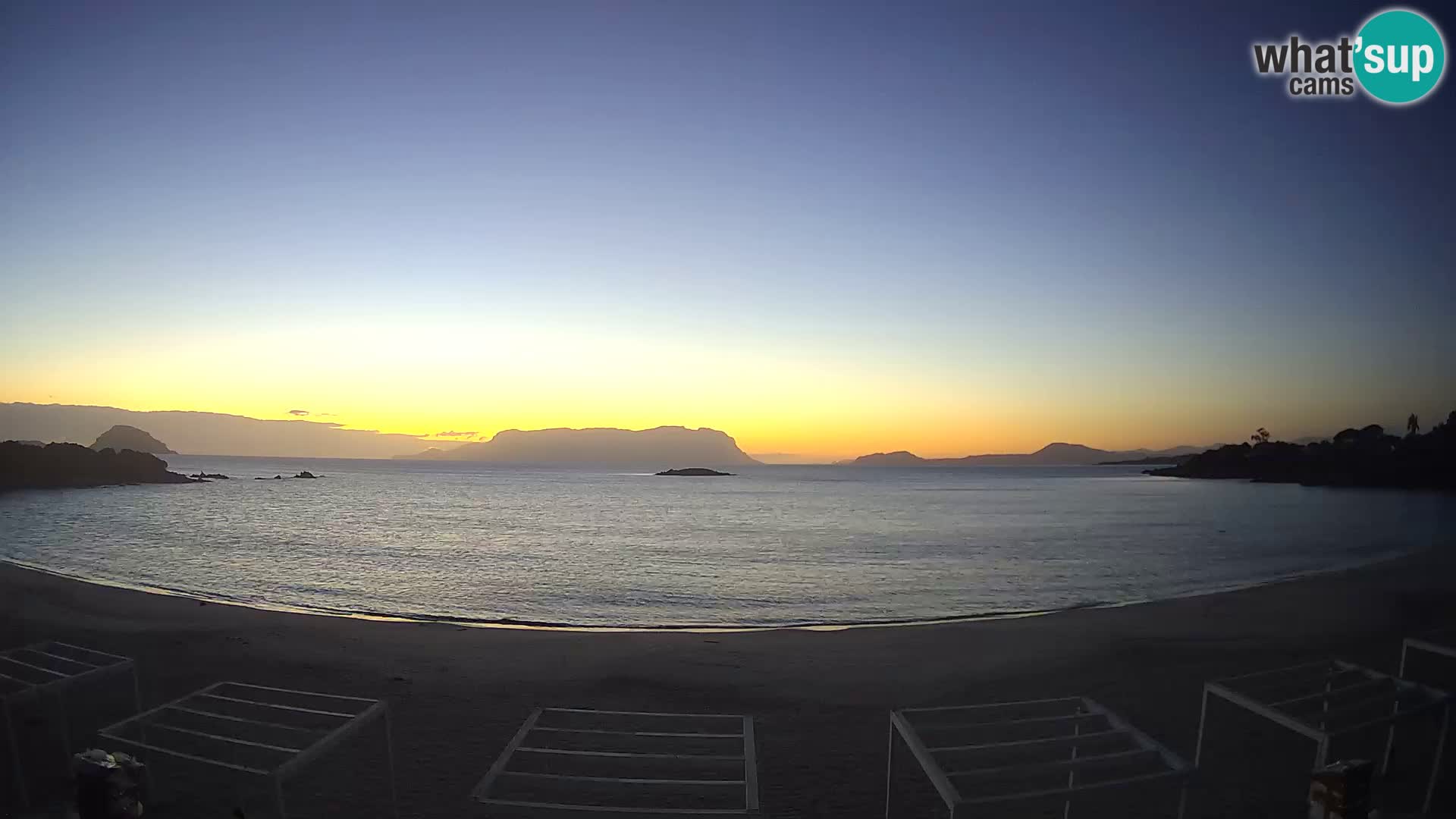 Plaža Cala Sassari Spletna kamera v živo Golfo Aranci – Sardinija