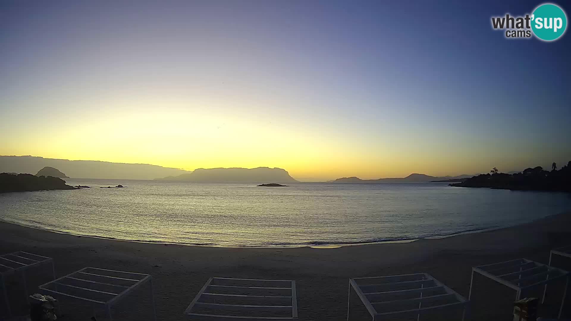 Plaža Cala Sassari Spletna kamera v živo Golfo Aranci – Sardinija