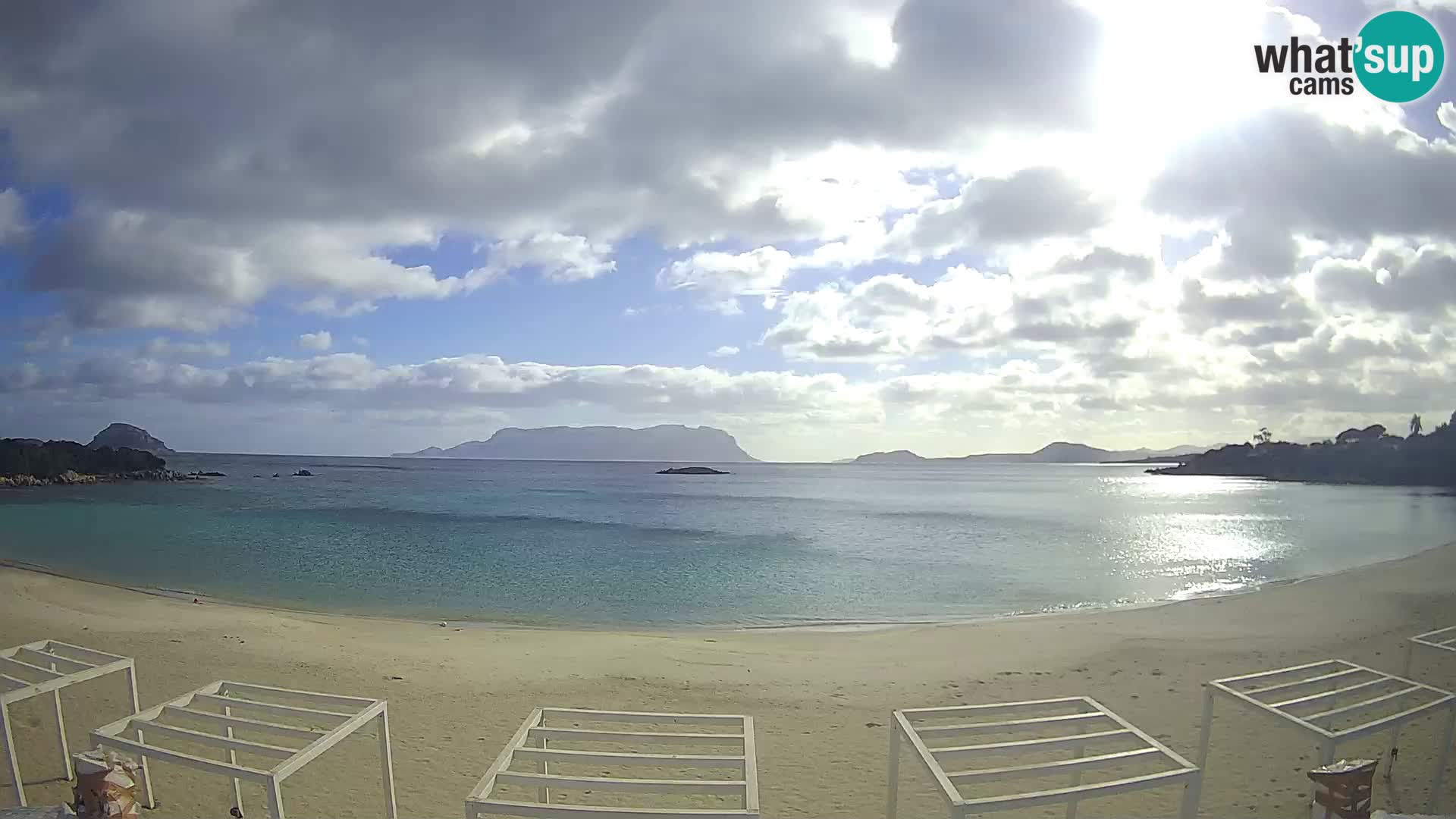 Plaža Cala Sassari Spletna kamera v živo Golfo Aranci – Sardinija