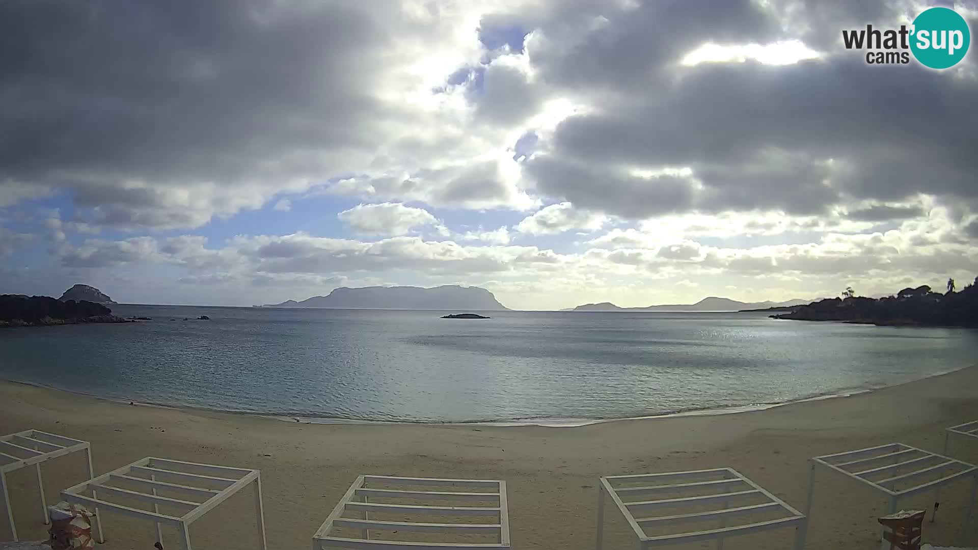 Plaža Cala Sassari Spletna kamera v živo Golfo Aranci – Sardinija