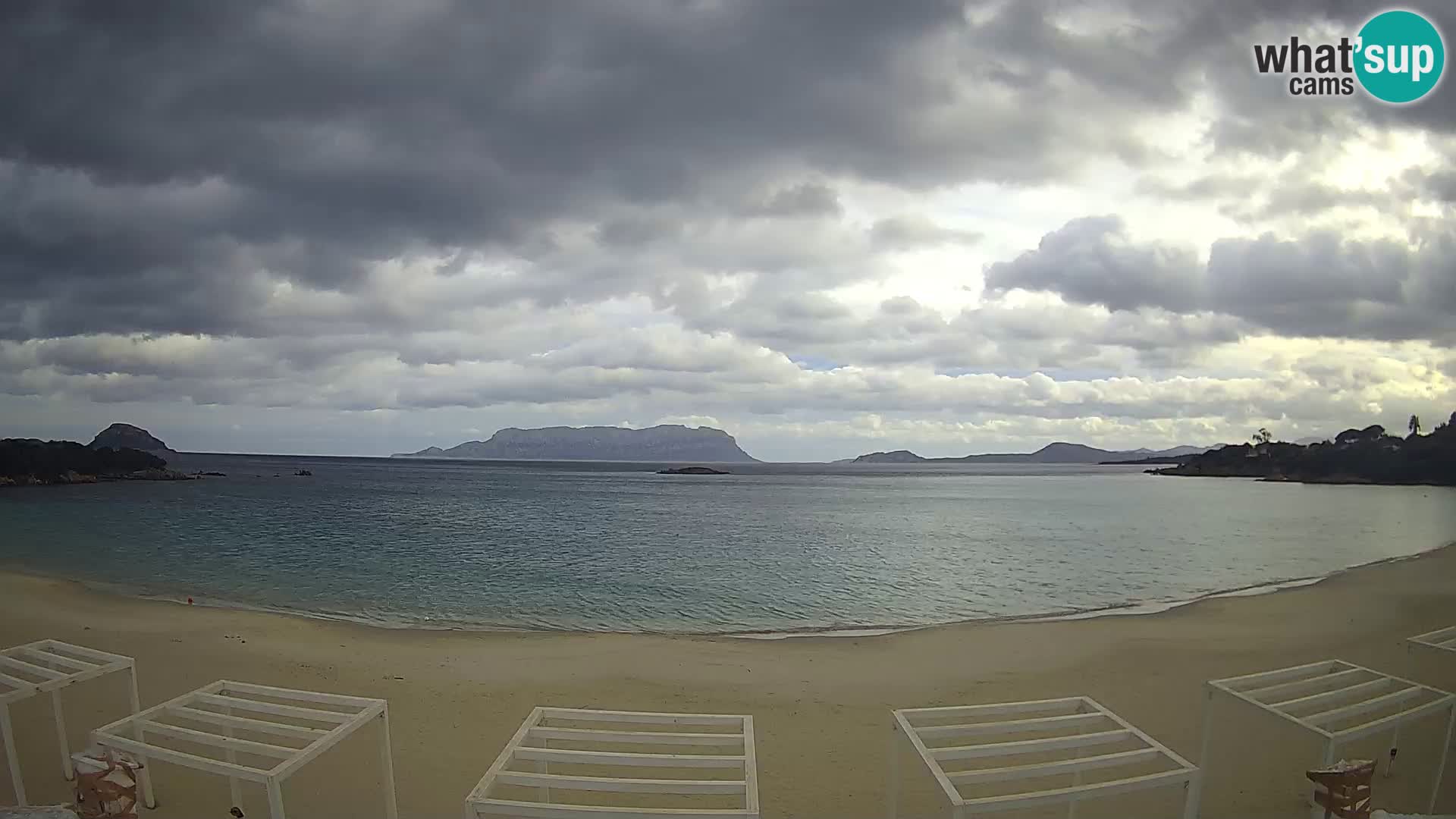 Plaža Cala Sassari Spletna kamera v živo Golfo Aranci – Sardinija