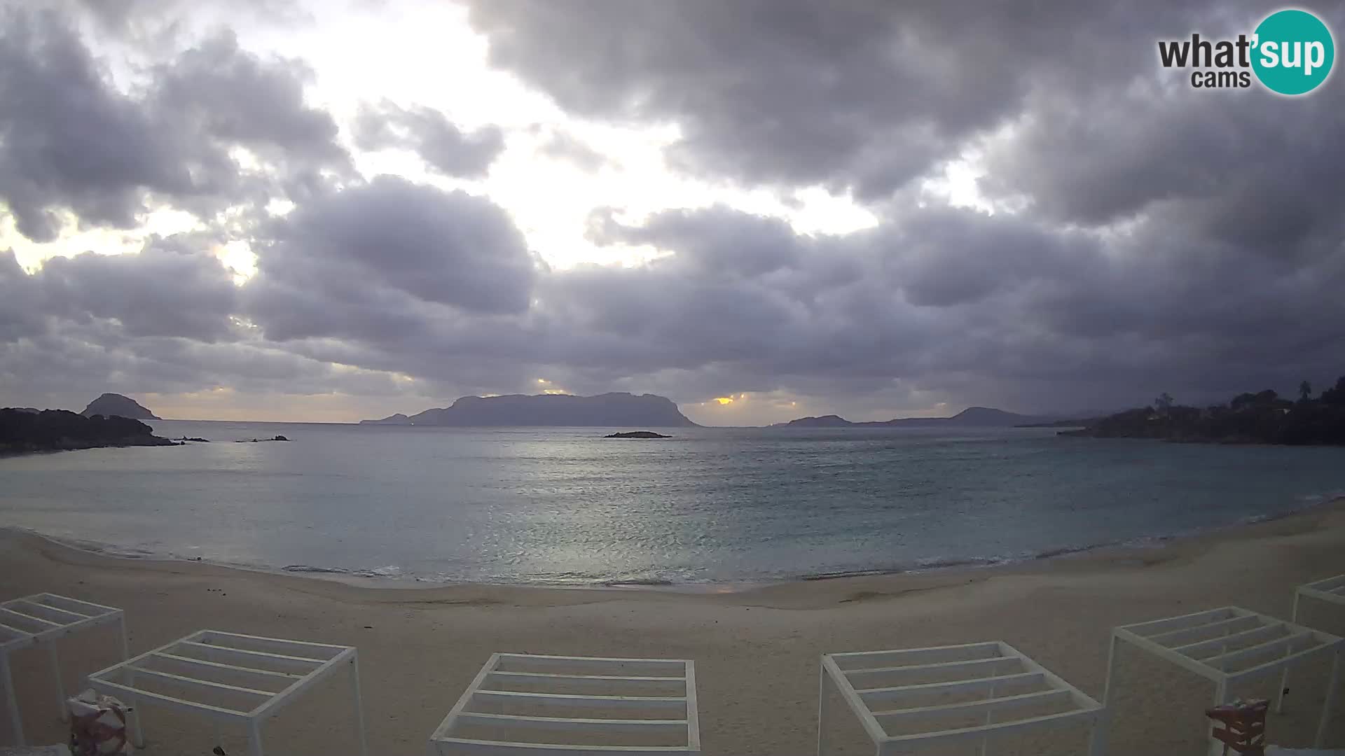 Plaža Cala Sassari Spletna kamera v živo Golfo Aranci – Sardinija