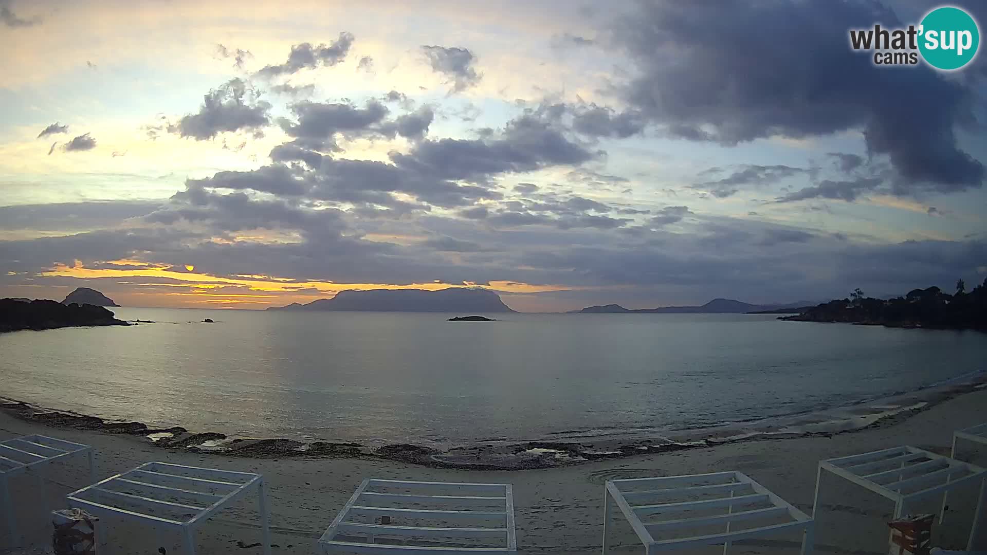 Plaža Cala Sassari Spletna kamera v živo Golfo Aranci – Sardinija