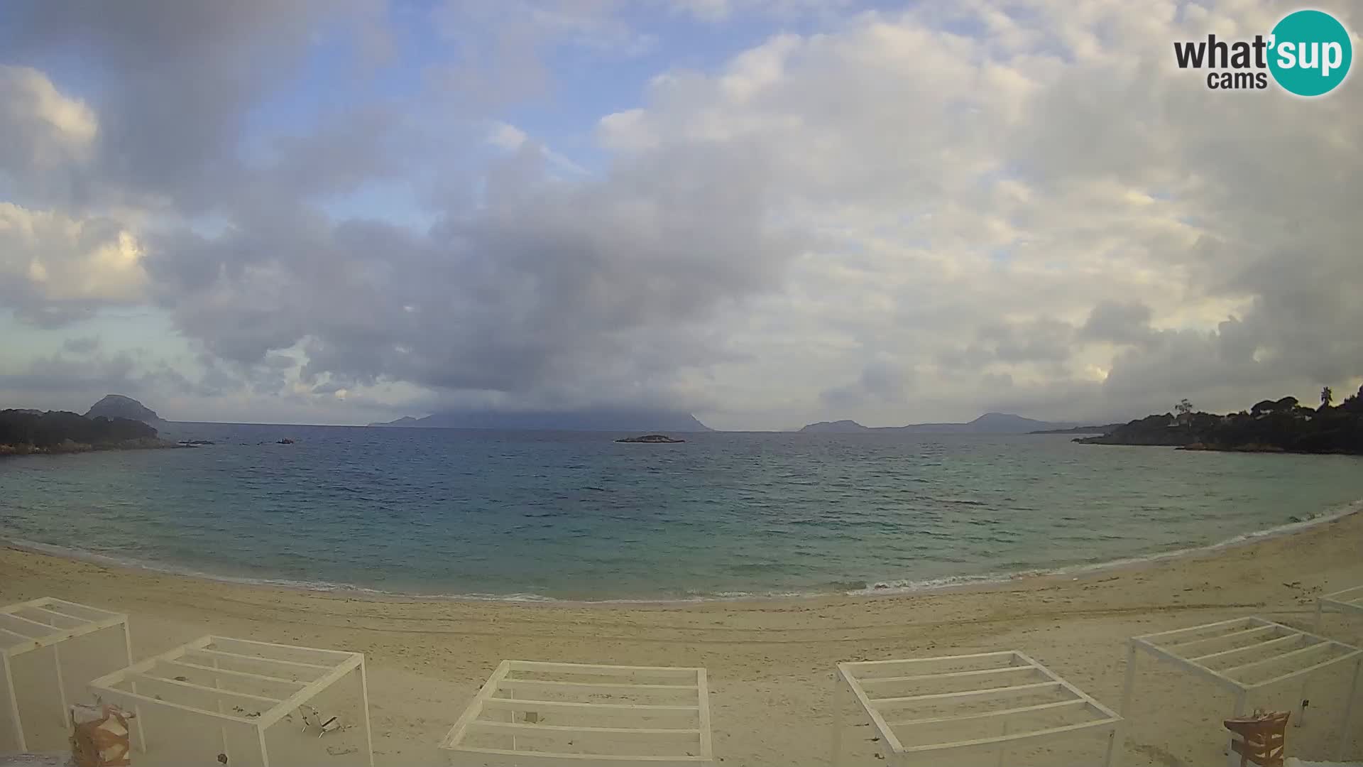 Plaža Cala Sassari Spletna kamera v živo Golfo Aranci – Sardinija