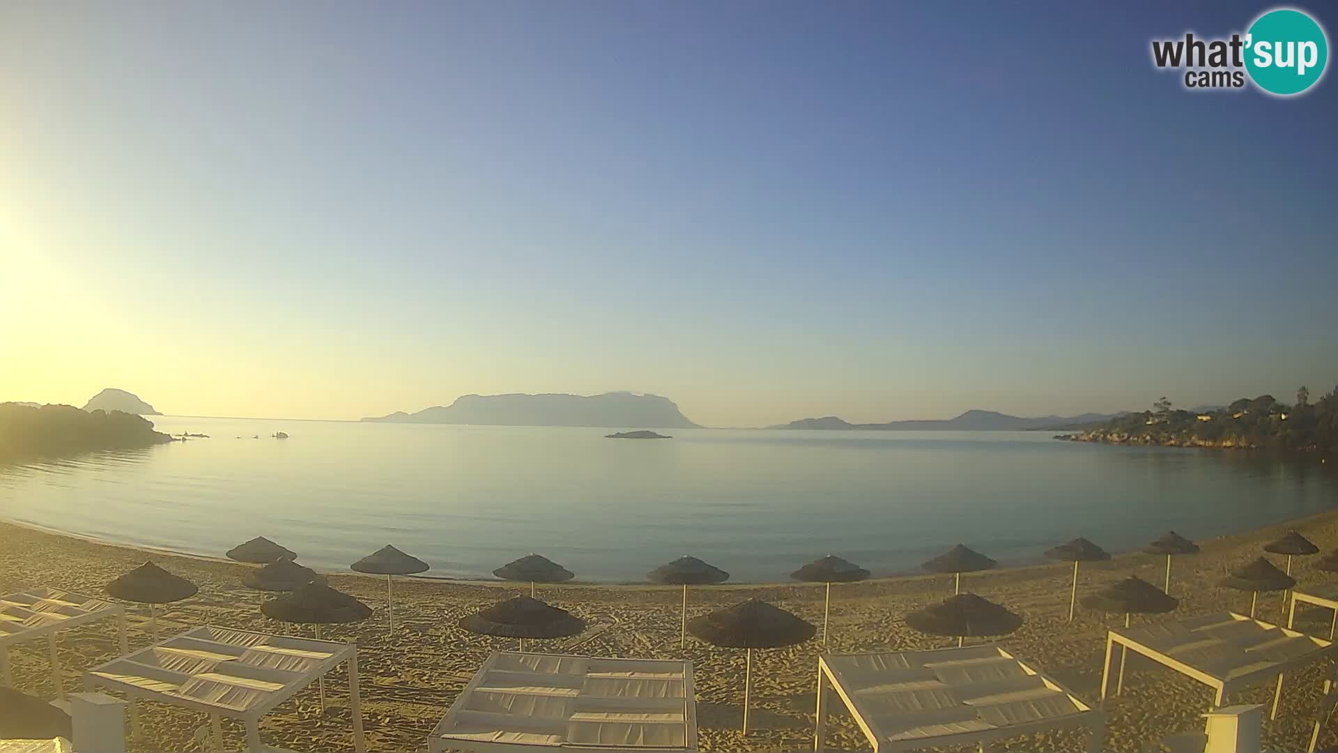 Plaža Cala Sassari Spletna kamera v živo Golfo Aranci – Sardinija