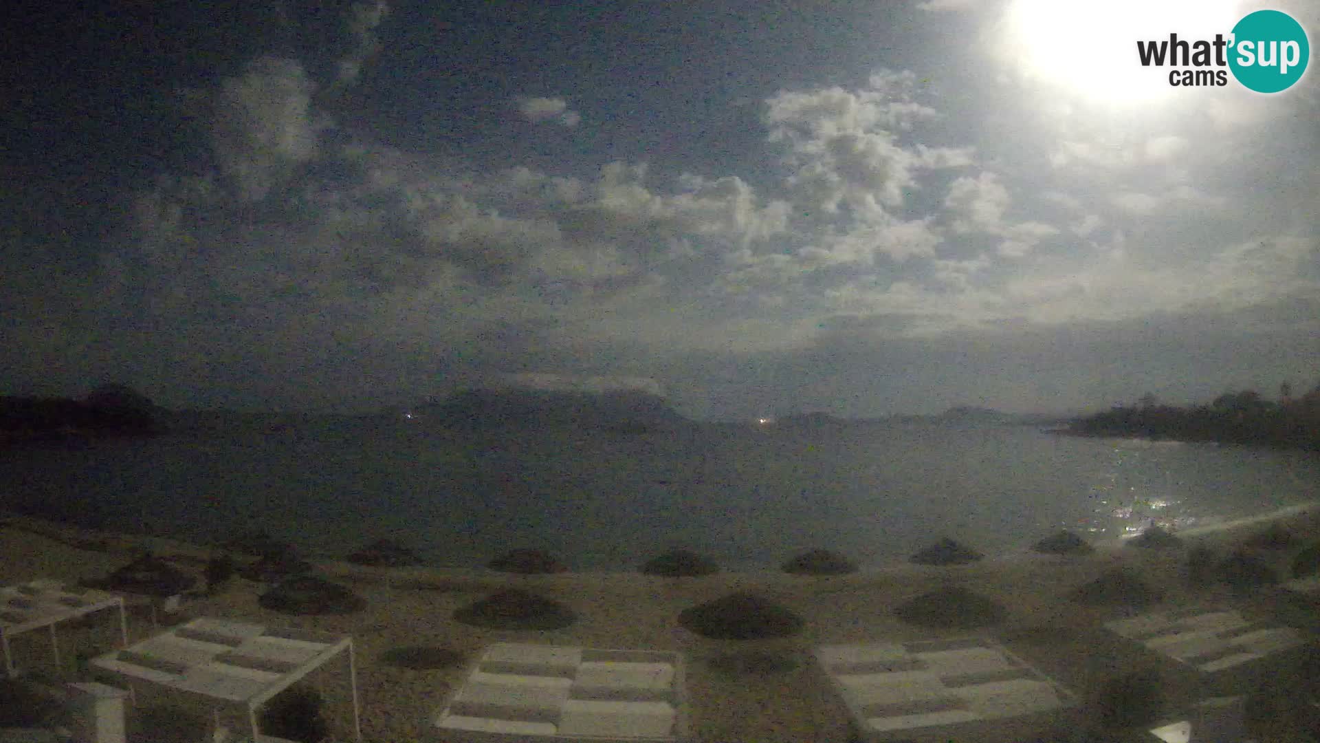 Plaža Cala Sassari Spletna kamera v živo Golfo Aranci – Sardinija