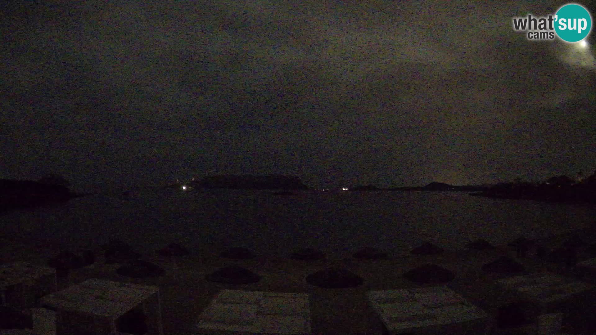 Plaža Cala Sassari Spletna kamera v živo Golfo Aranci – Sardinija