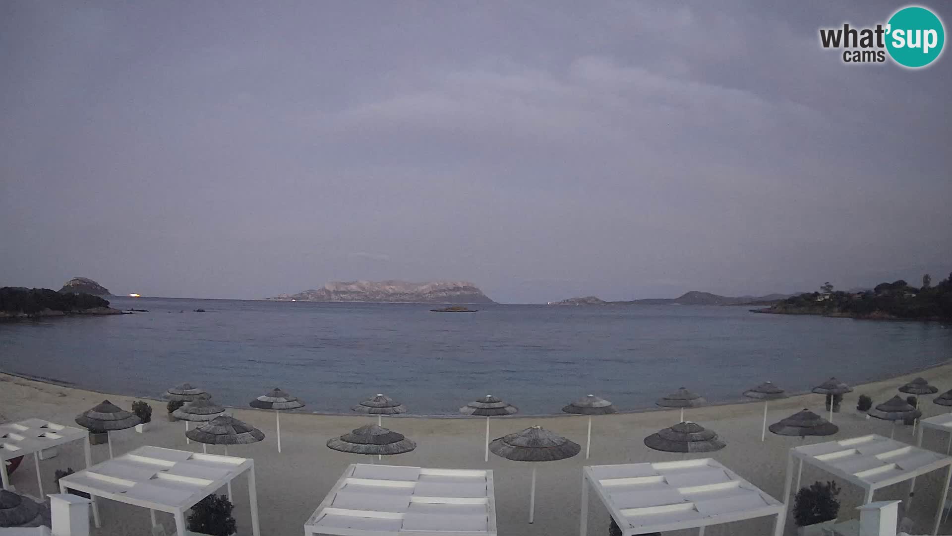 Plaža Cala Sassari Spletna kamera v živo Golfo Aranci – Sardinija