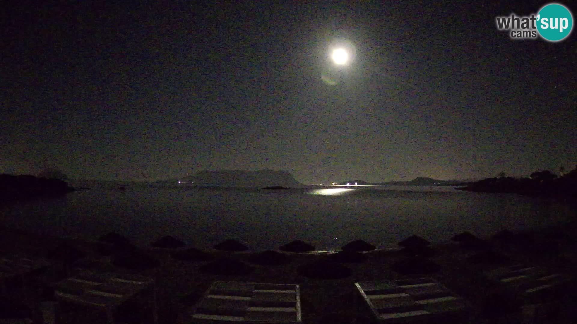Plaža Cala Sassari Spletna kamera v živo Golfo Aranci – Sardinija