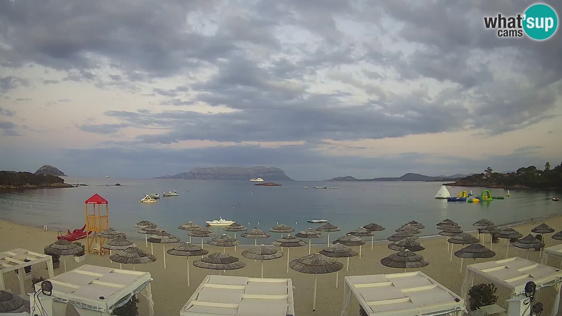 Plaža Cala Sassari Spletna kamera v živo Golfo Aranci – Sardinija