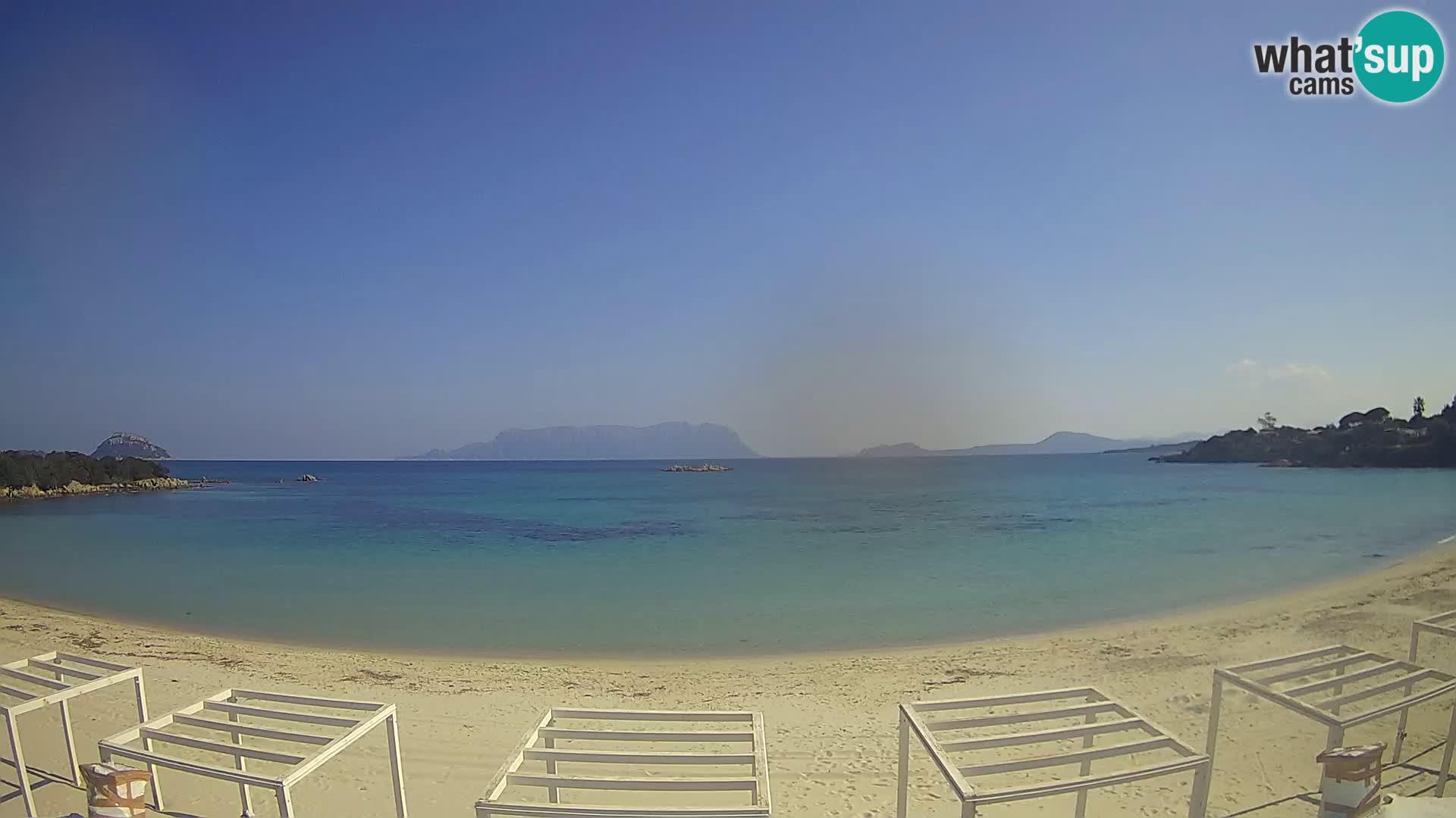 Plaža Cala Sassari Spletna kamera v živo Golfo Aranci – Sardinija