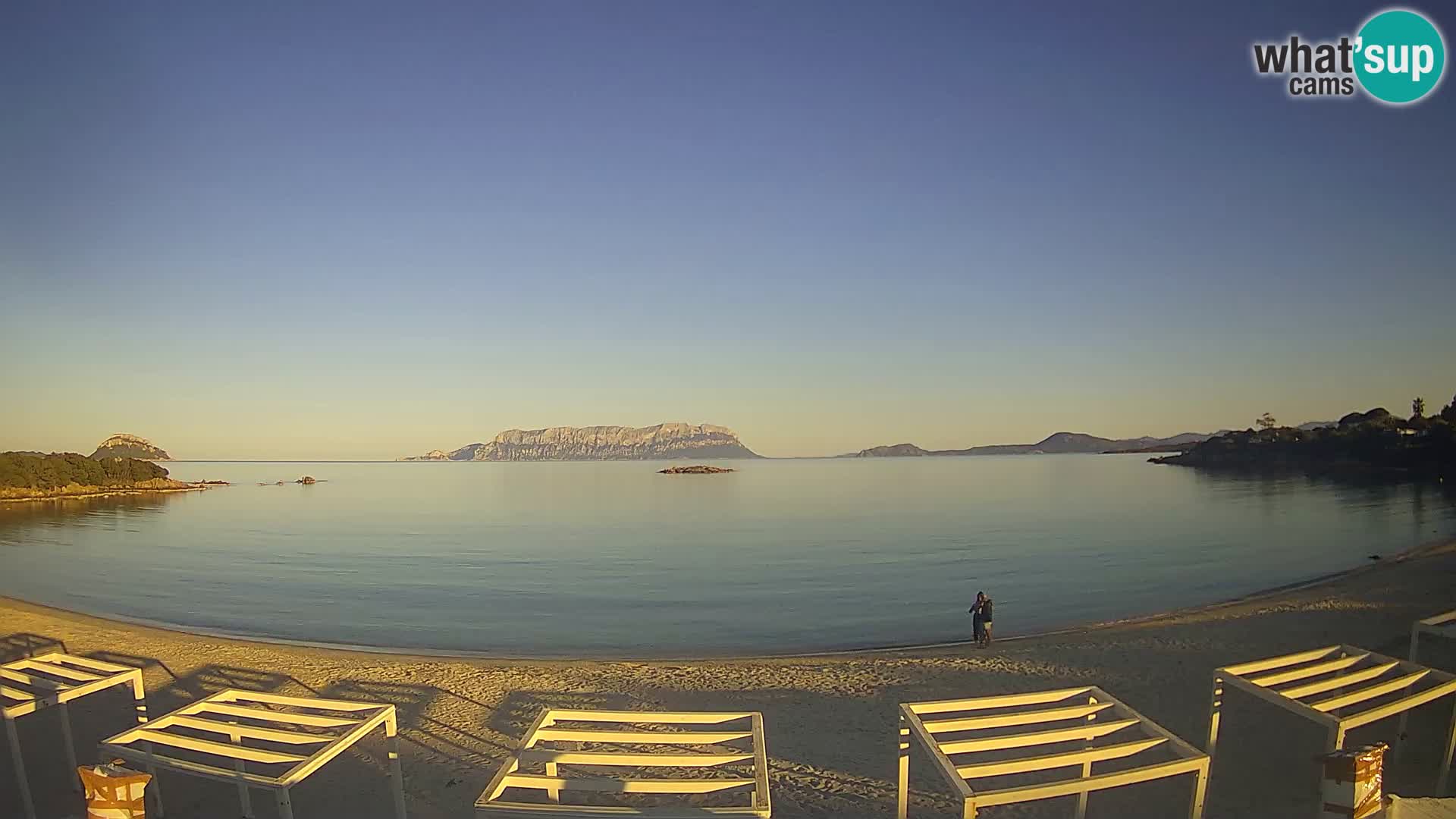 Plaža Cala Sassari Spletna kamera v živo Golfo Aranci – Sardinija