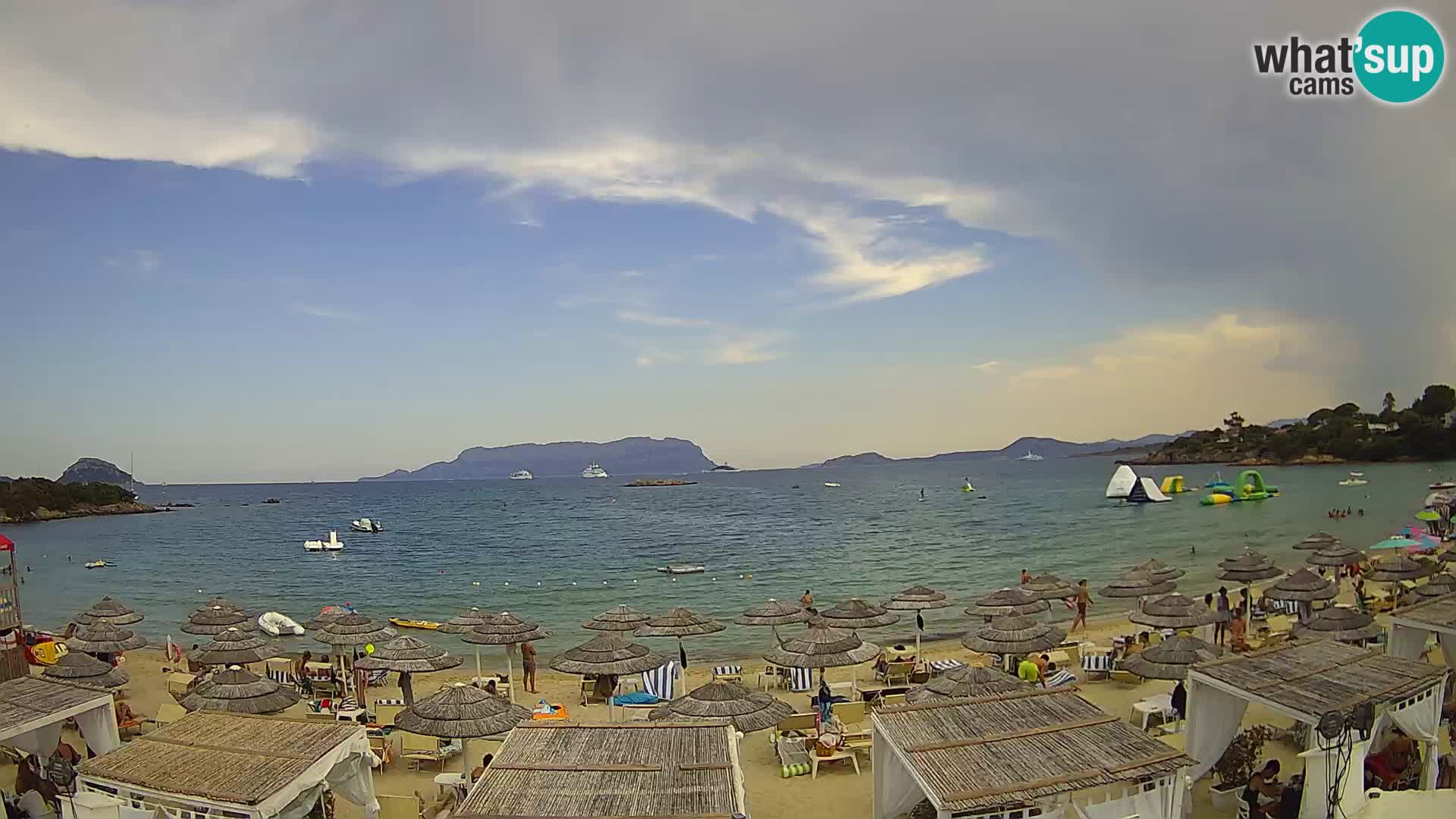 Plaža Cala Sassari Spletna kamera v živo Golfo Aranci – Sardinija