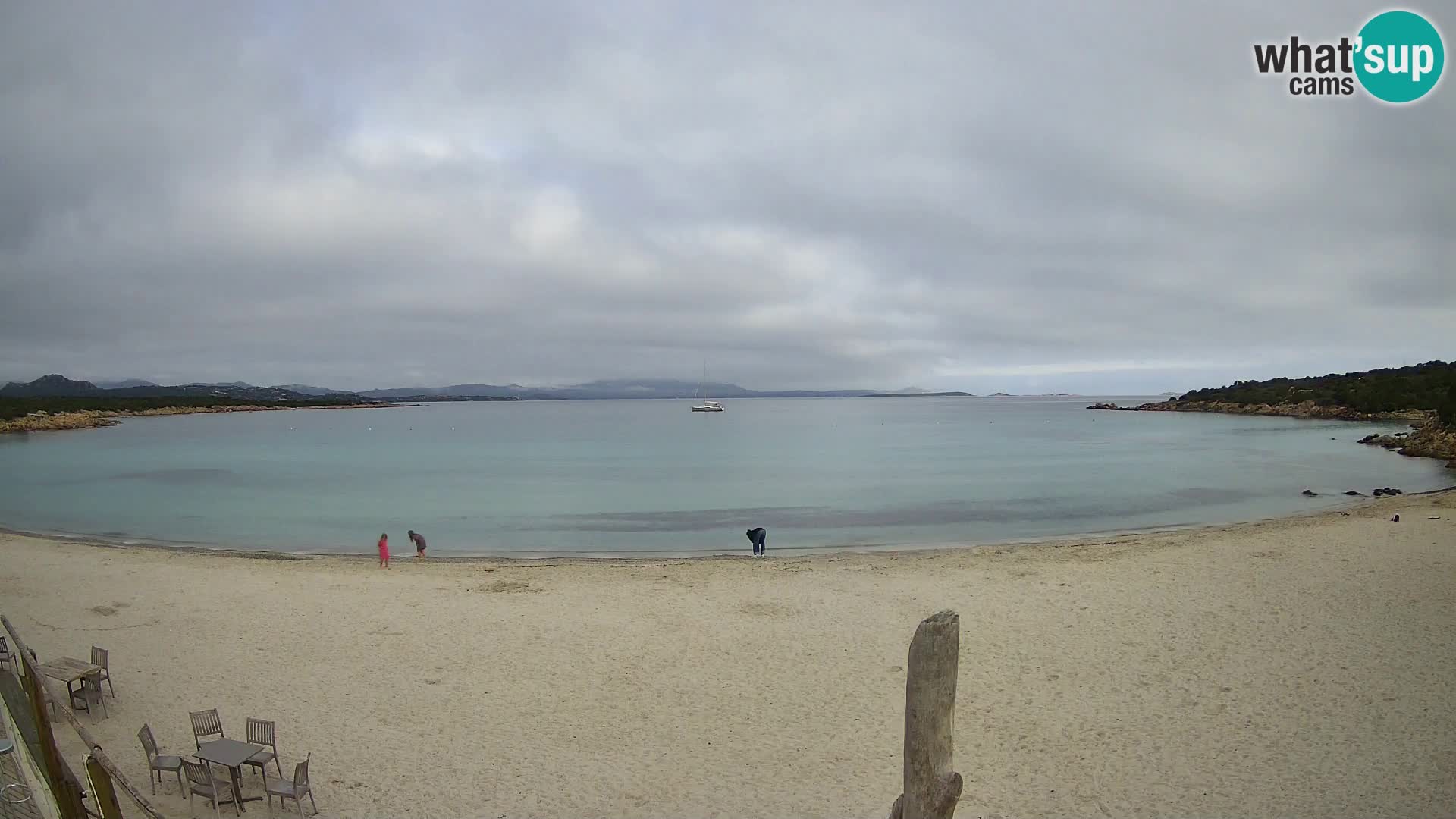 V živo plaža Cala Sabina – spletna kamera Golfo Aranci – Sardinija