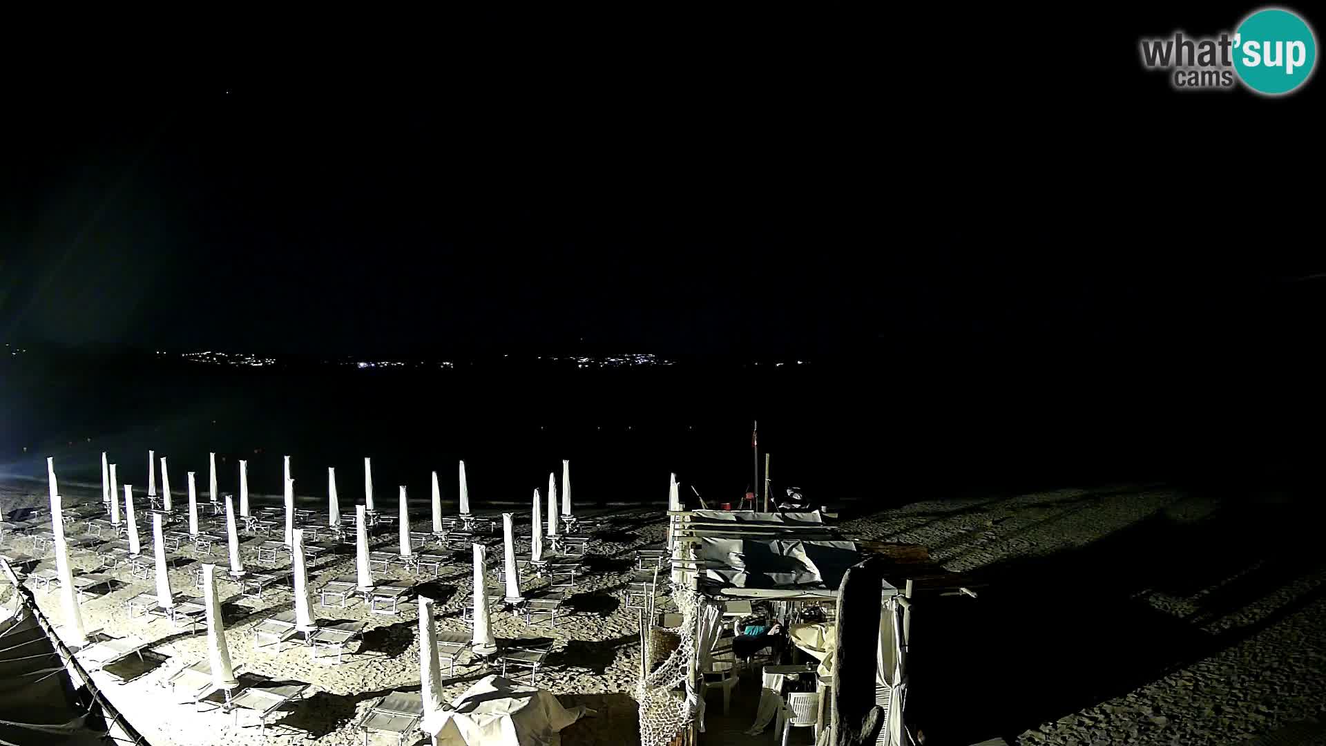 V živo plaža Cala Sabina – spletna kamera Golfo Aranci – Sardinija