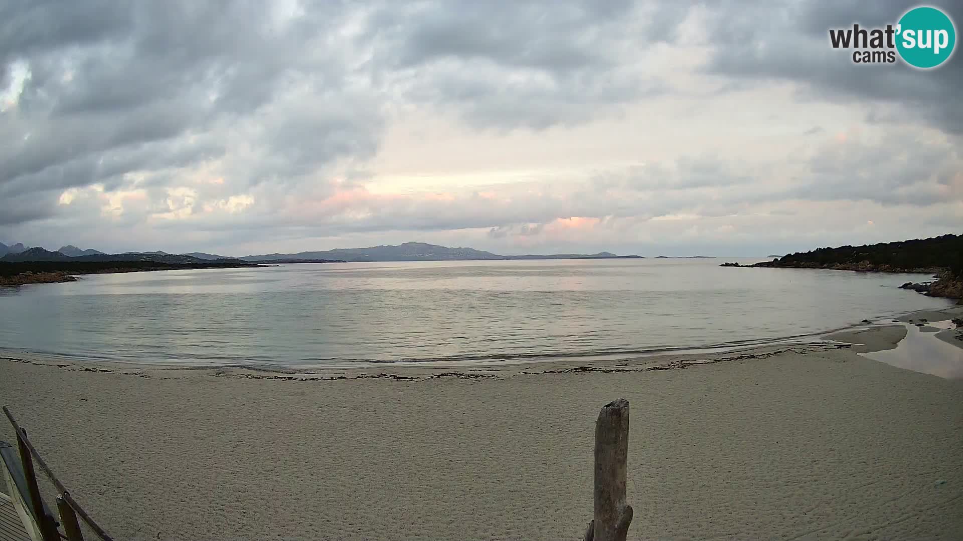 U živo plaža Cala Sabina – web kamera Golfo Aranci – Sardinija