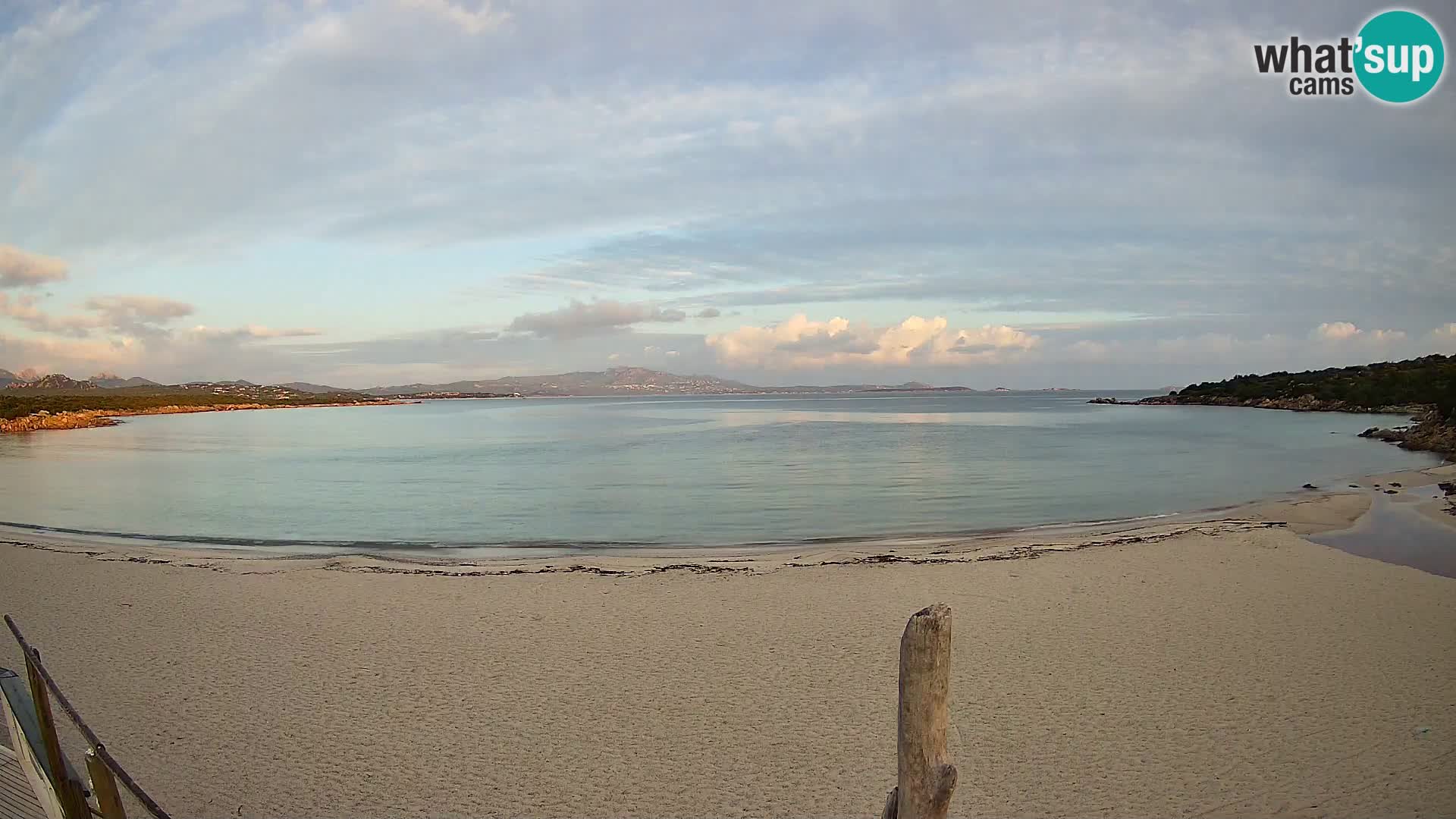 U živo plaža Cala Sabina – web kamera Golfo Aranci – Sardinija