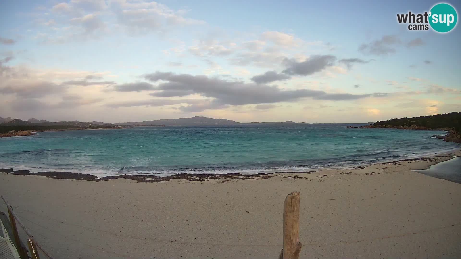 U živo plaža Cala Sabina – web kamera Golfo Aranci – Sardinija