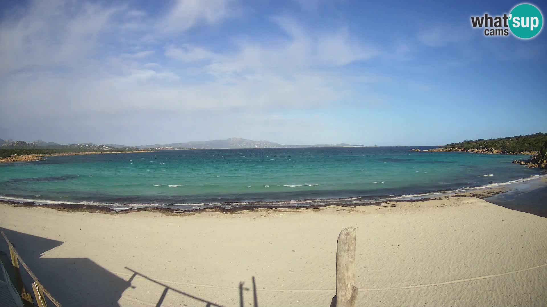 V živo plaža Cala Sabina – spletna kamera Golfo Aranci – Sardinija