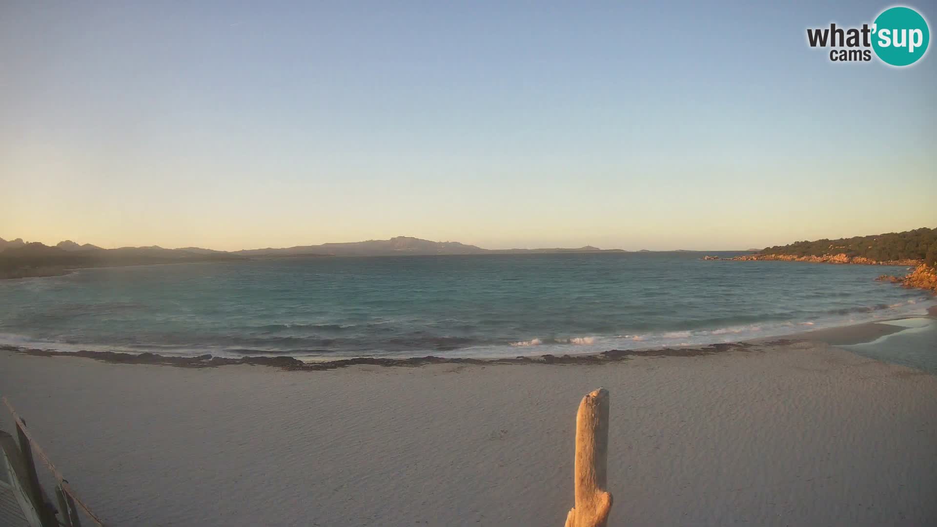 U živo plaža Cala Sabina – web kamera Golfo Aranci – Sardinija