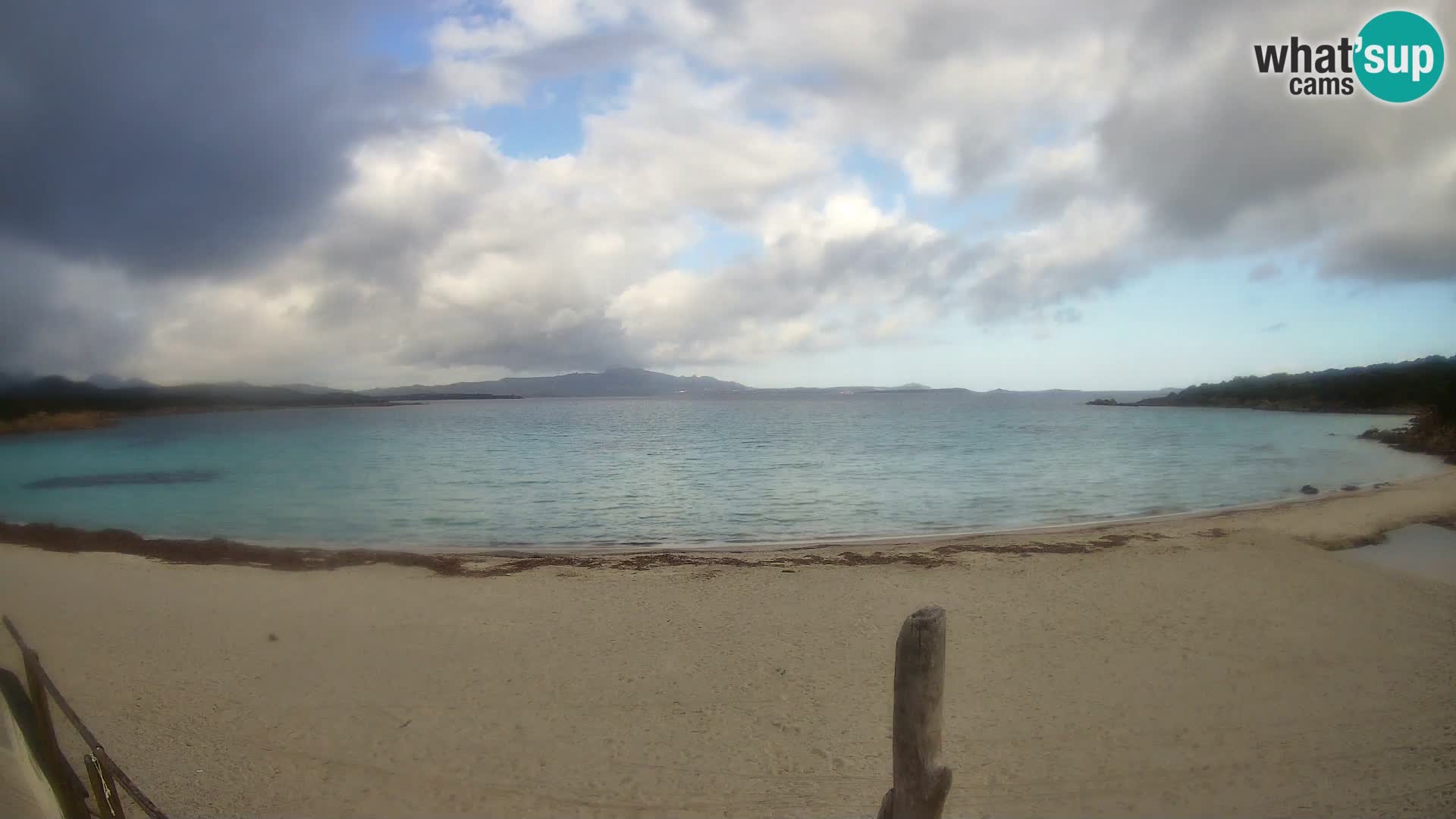 U živo plaža Cala Sabina – web kamera Golfo Aranci – Sardinija