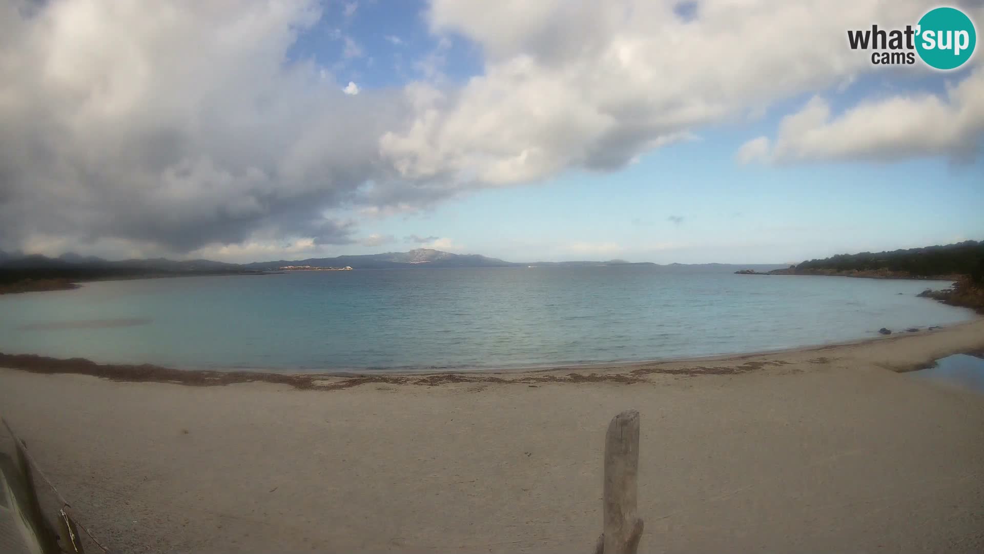 U živo plaža Cala Sabina – web kamera Golfo Aranci – Sardinija