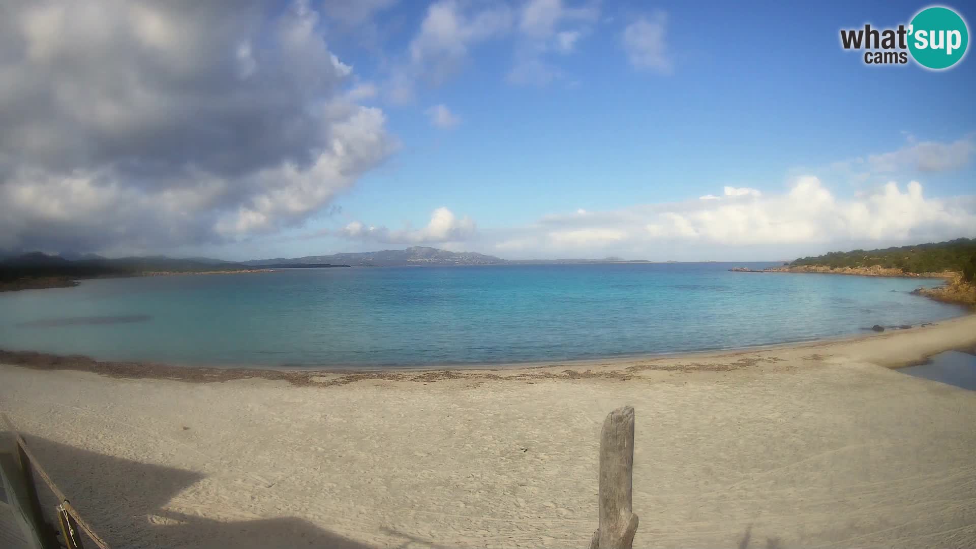 U živo plaža Cala Sabina – web kamera Golfo Aranci – Sardinija