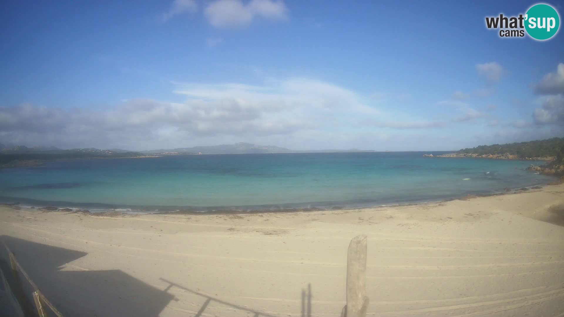 V živo plaža Cala Sabina – spletna kamera Golfo Aranci – Sardinija