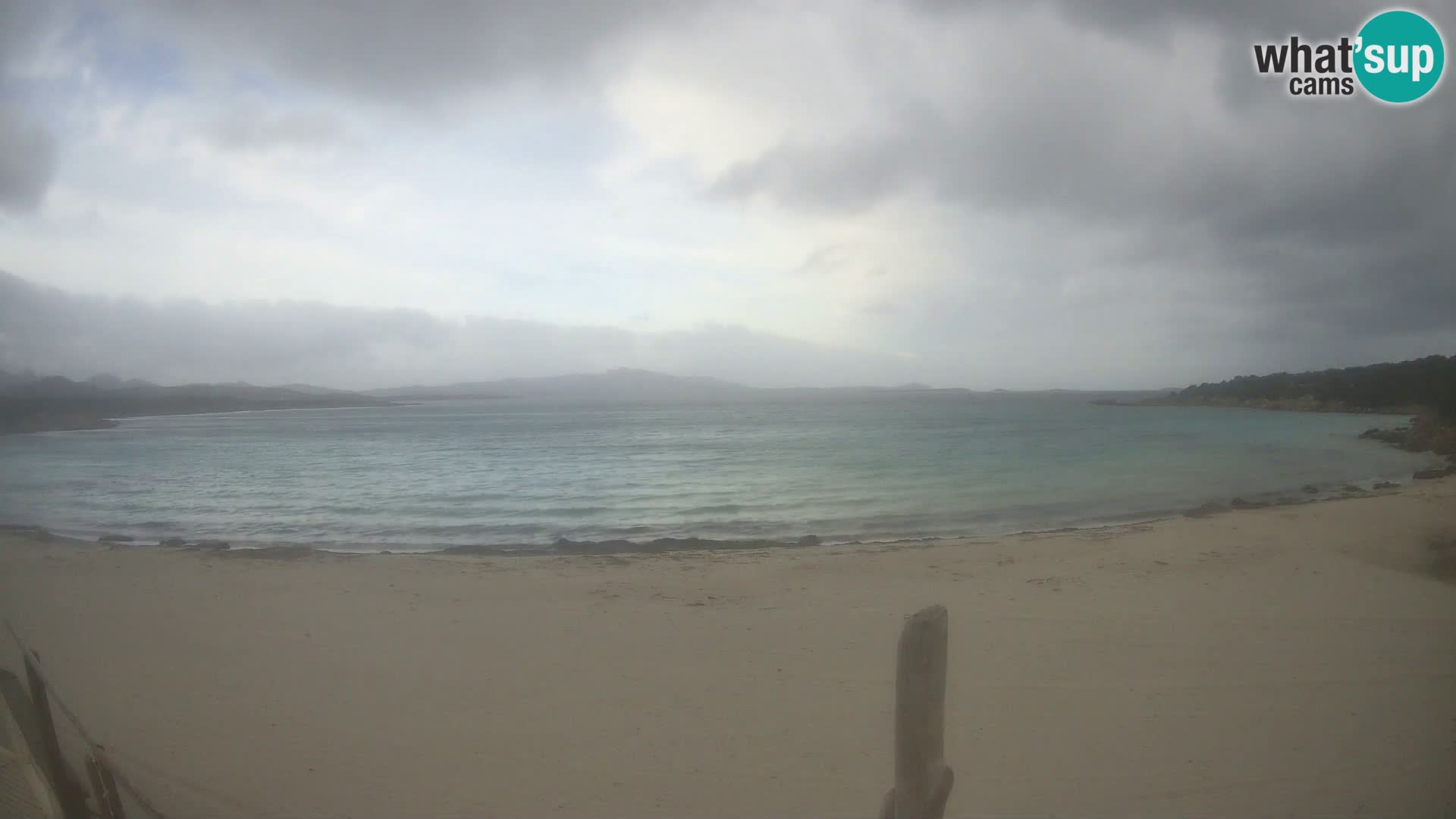 V živo plaža Cala Sabina – spletna kamera Golfo Aranci – Sardinija