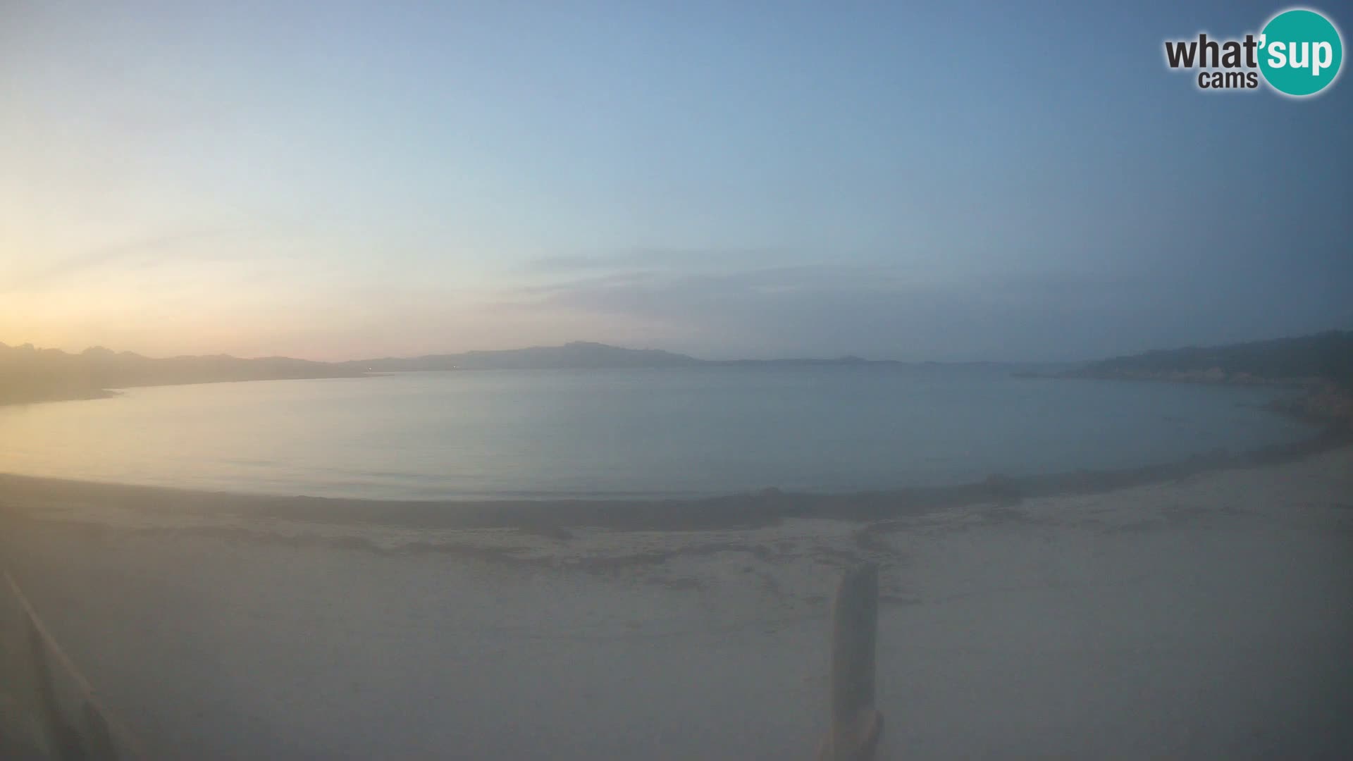 V živo plaža Cala Sabina – spletna kamera Golfo Aranci – Sardinija