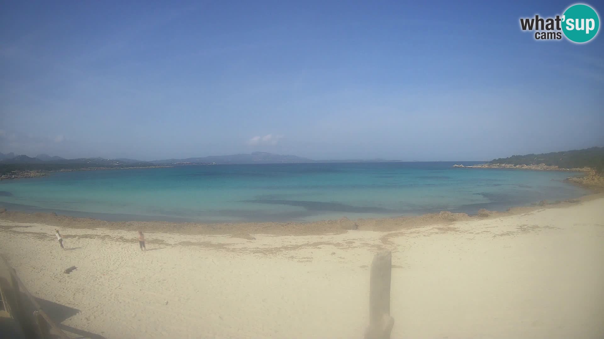 V živo plaža Cala Sabina – spletna kamera Golfo Aranci – Sardinija