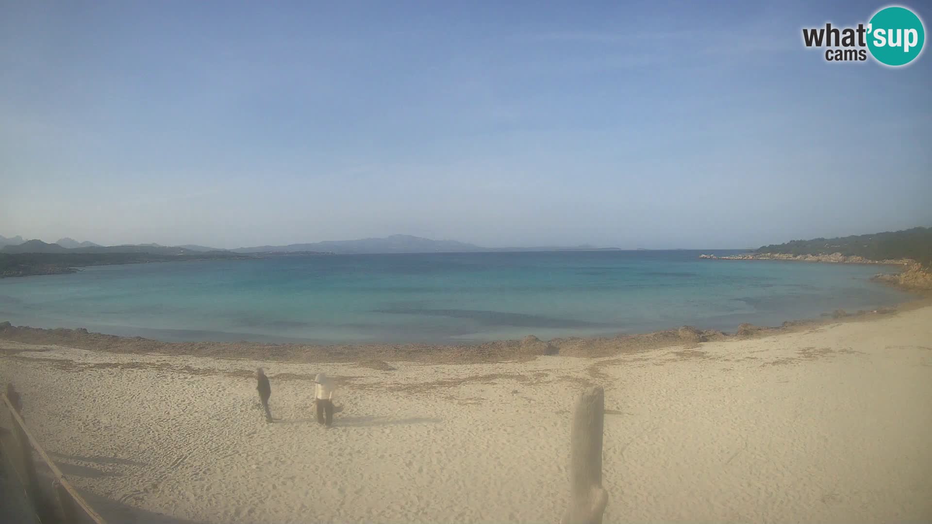 V živo plaža Cala Sabina – spletna kamera Golfo Aranci – Sardinija