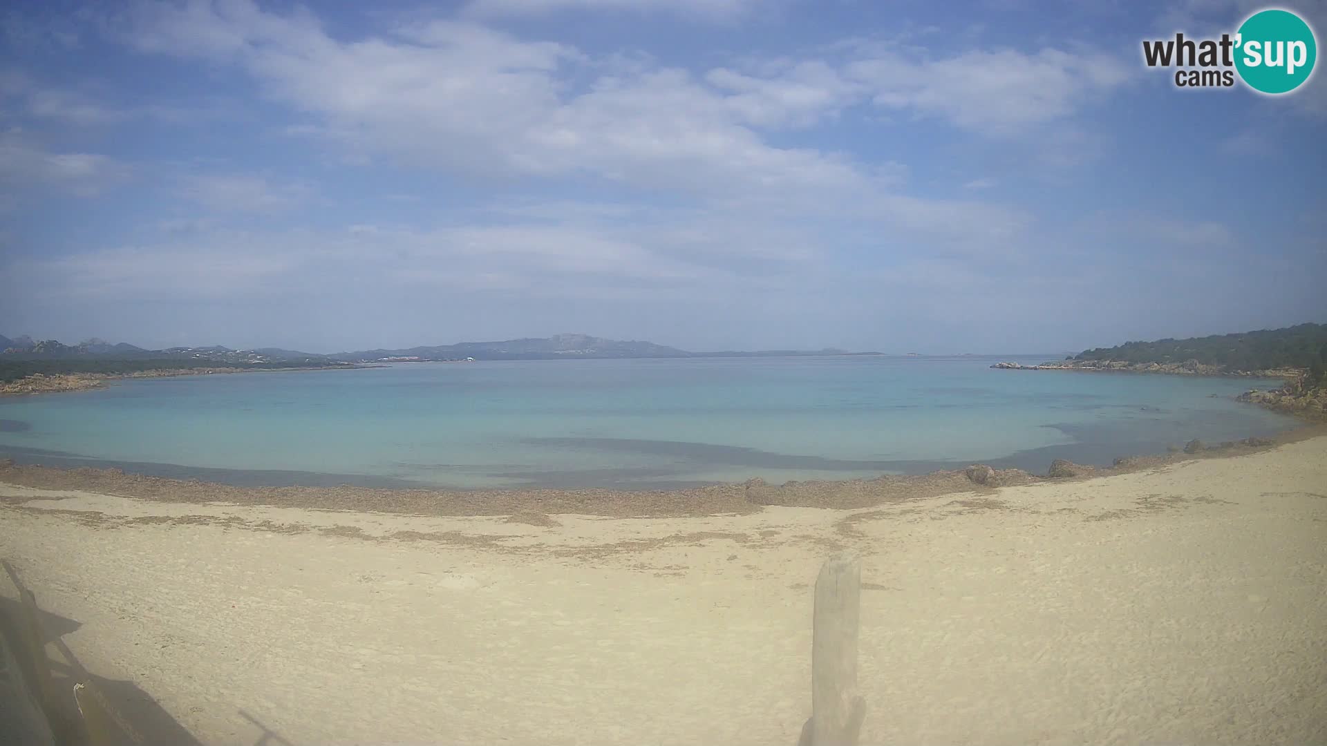 V živo plaža Cala Sabina – spletna kamera Golfo Aranci – Sardinija