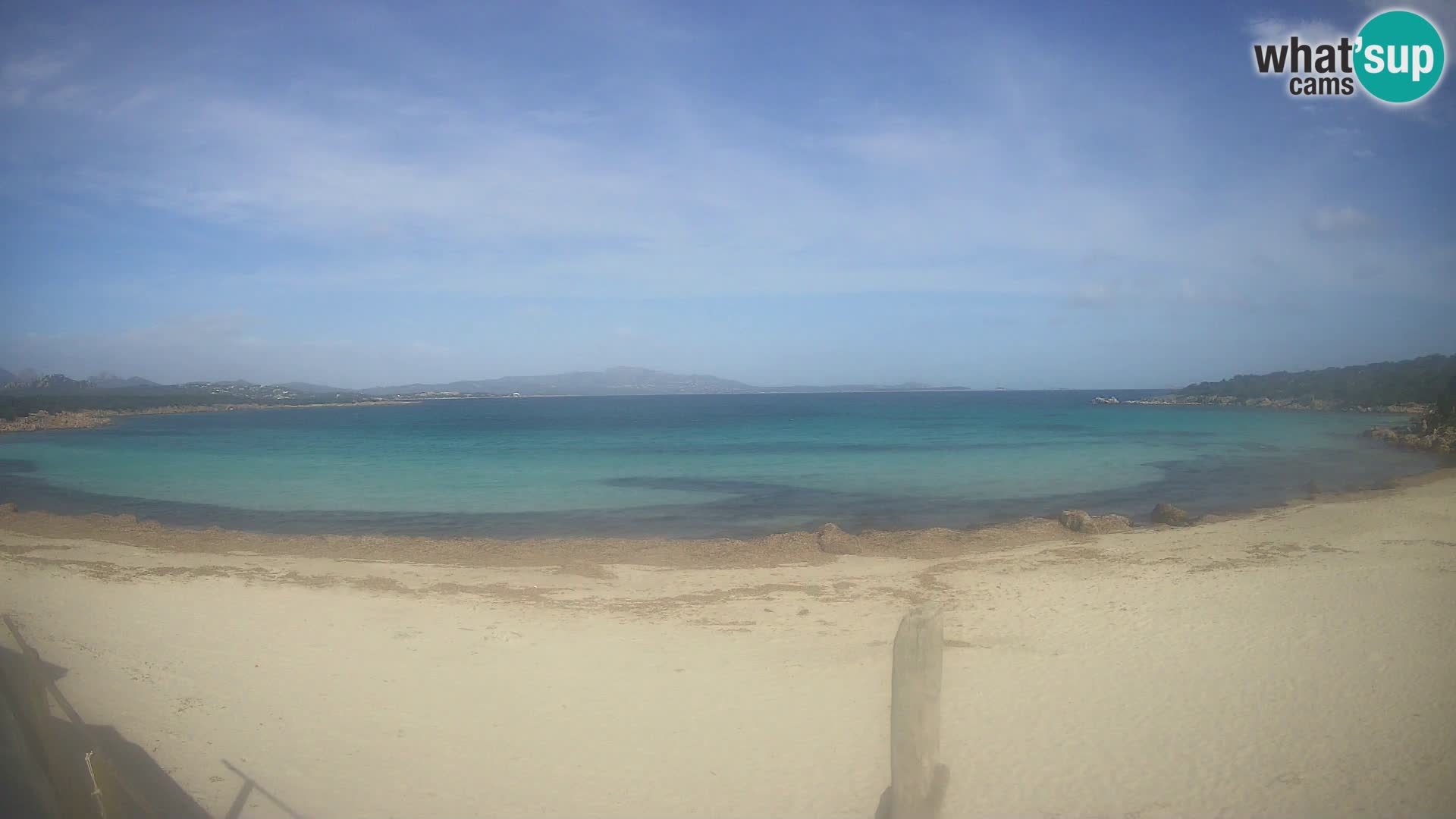 V živo plaža Cala Sabina – spletna kamera Golfo Aranci – Sardinija