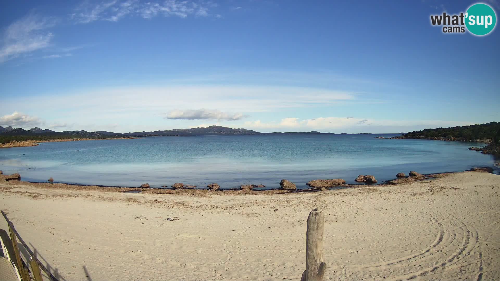 V živo plaža Cala Sabina – spletna kamera Golfo Aranci – Sardinija