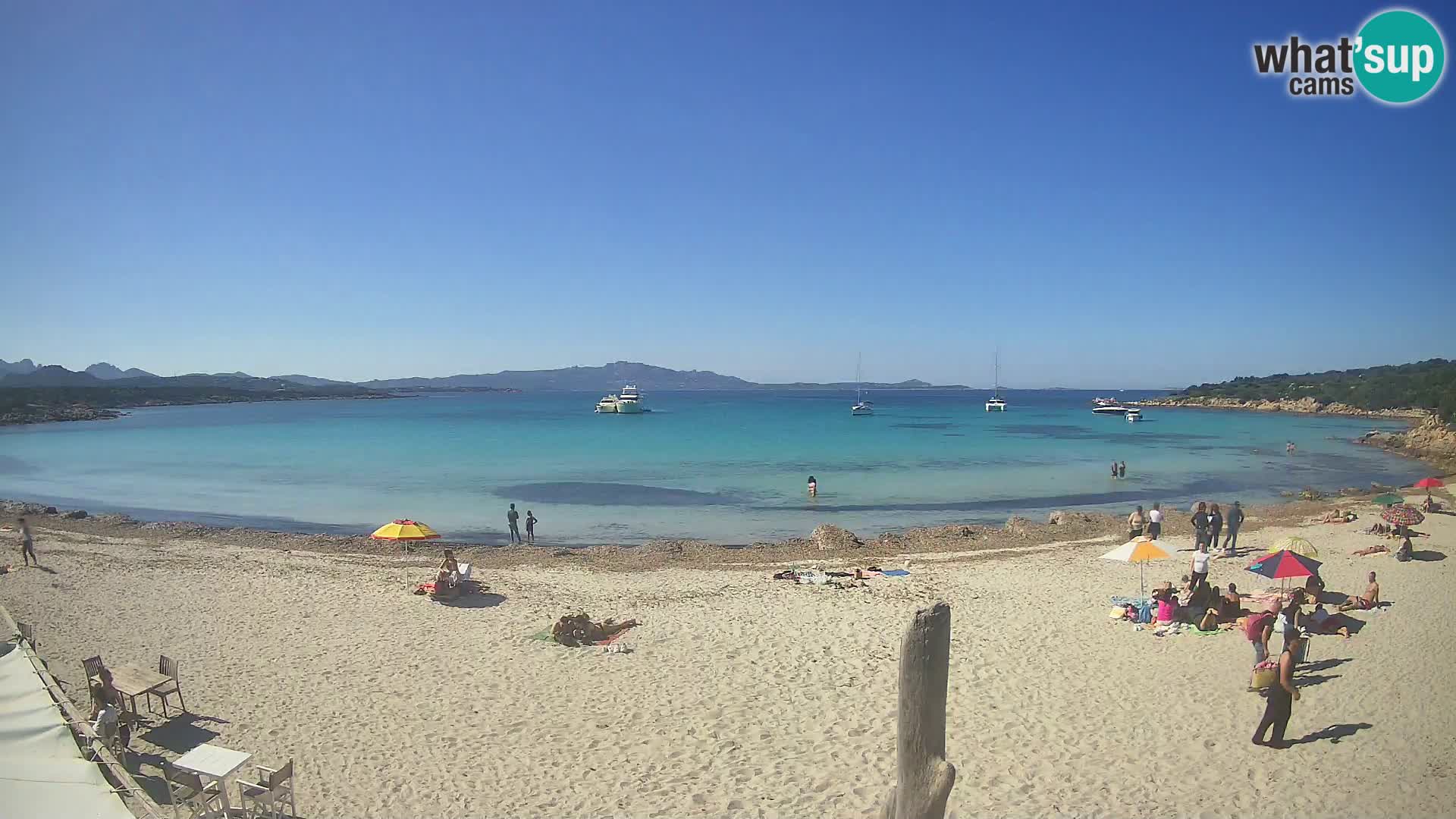 V živo plaža Cala Sabina – spletna kamera Golfo Aranci – Sardinija