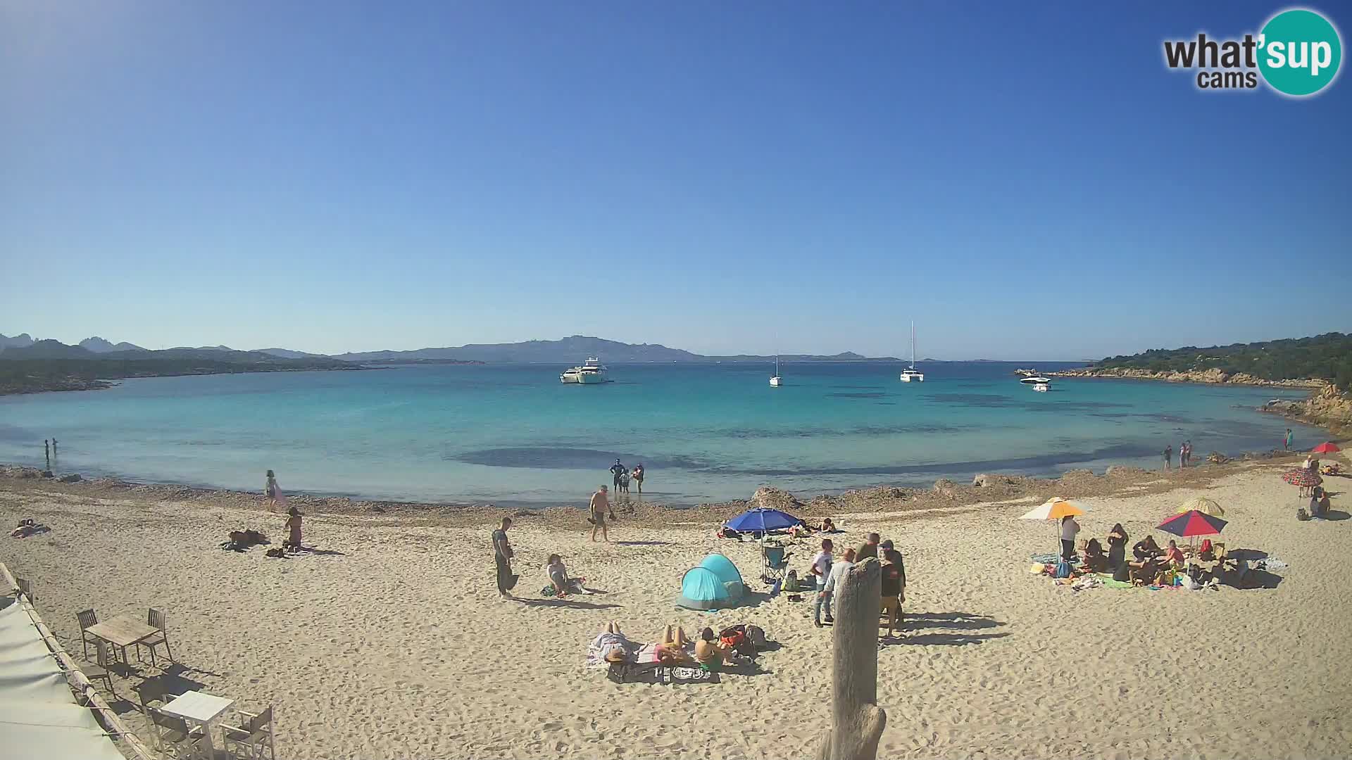 V živo plaža Cala Sabina – spletna kamera Golfo Aranci – Sardinija