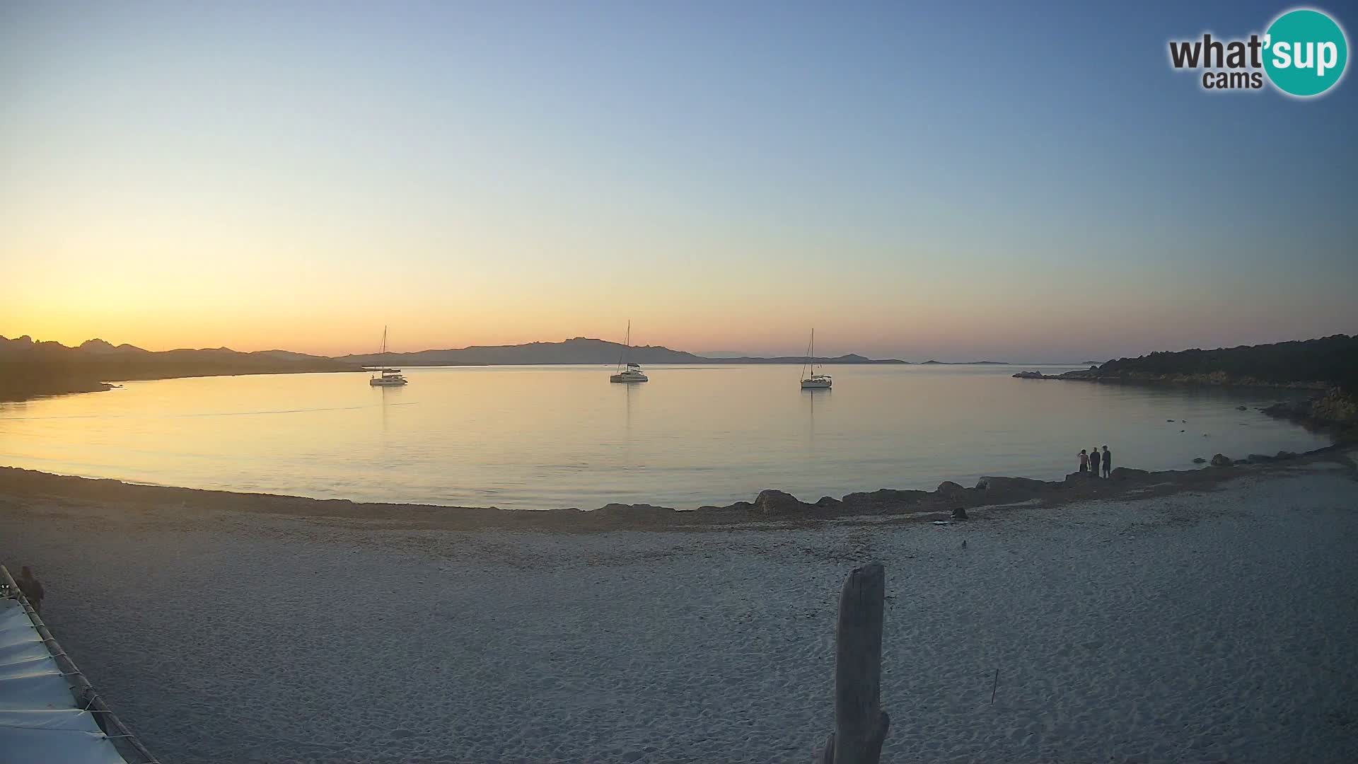 V živo plaža Cala Sabina – spletna kamera Golfo Aranci – Sardinija