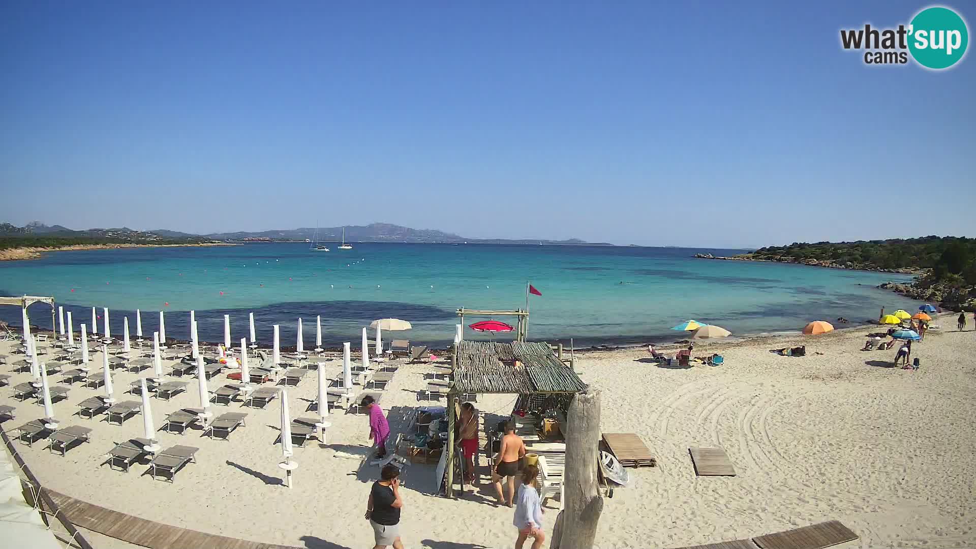 V živo plaža Cala Sabina – spletna kamera Golfo Aranci – Sardinija