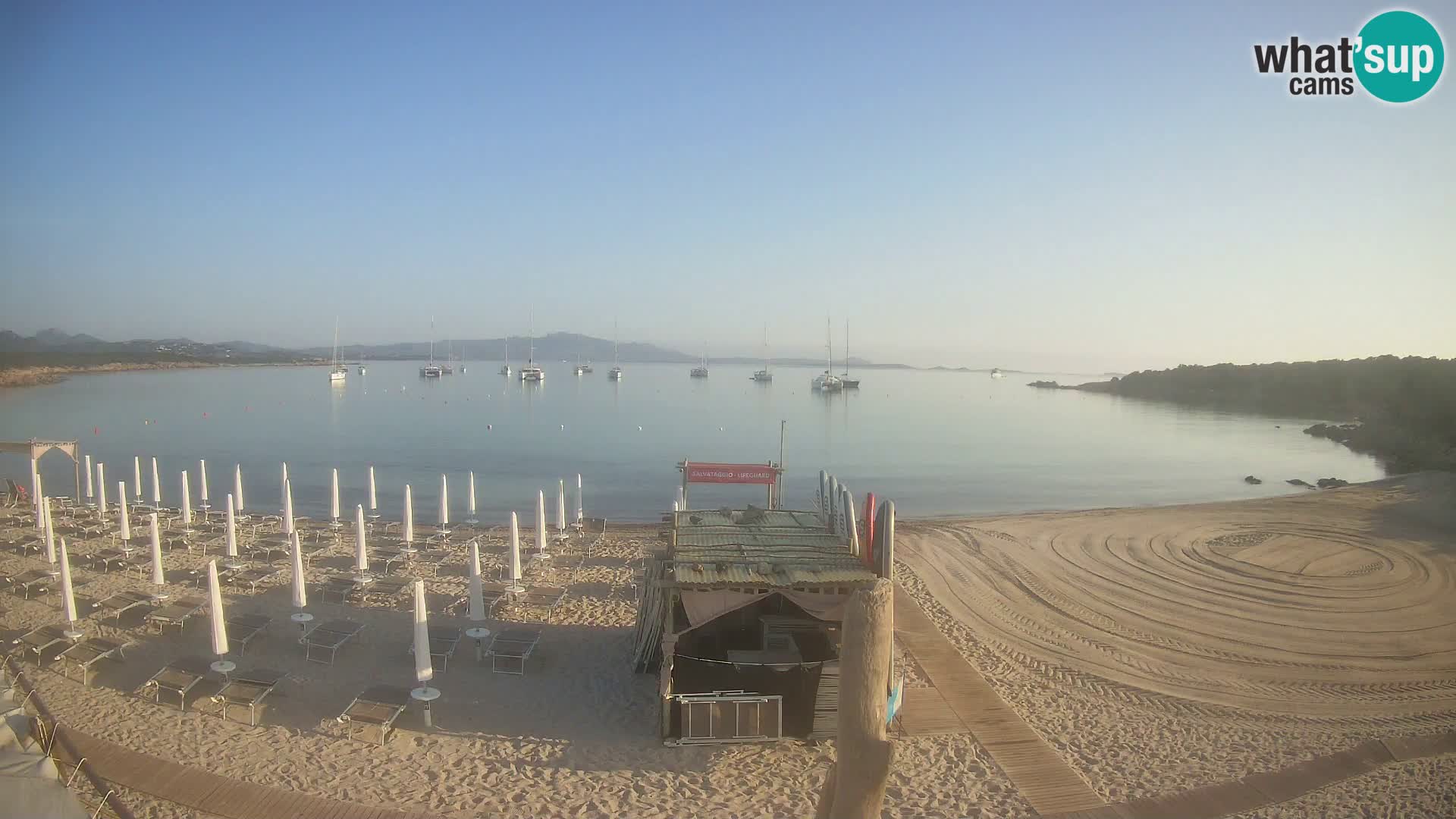 V živo plaža Cala Sabina – spletna kamera Golfo Aranci – Sardinija