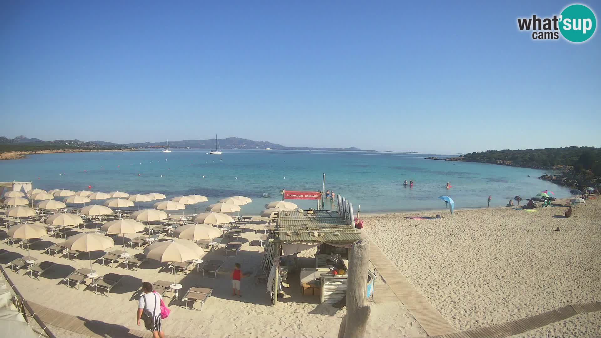 V živo plaža Cala Sabina – spletna kamera Golfo Aranci – Sardinija