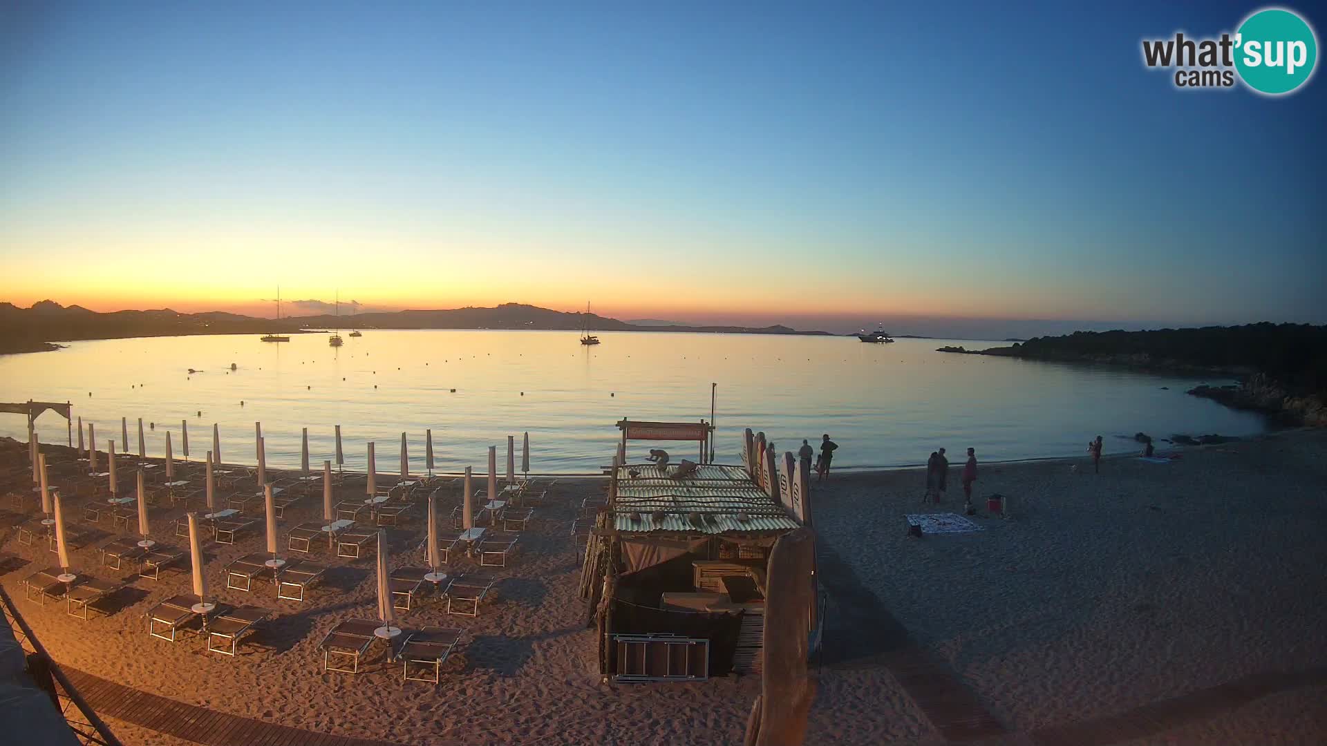 V živo plaža Cala Sabina – spletna kamera Golfo Aranci – Sardinija