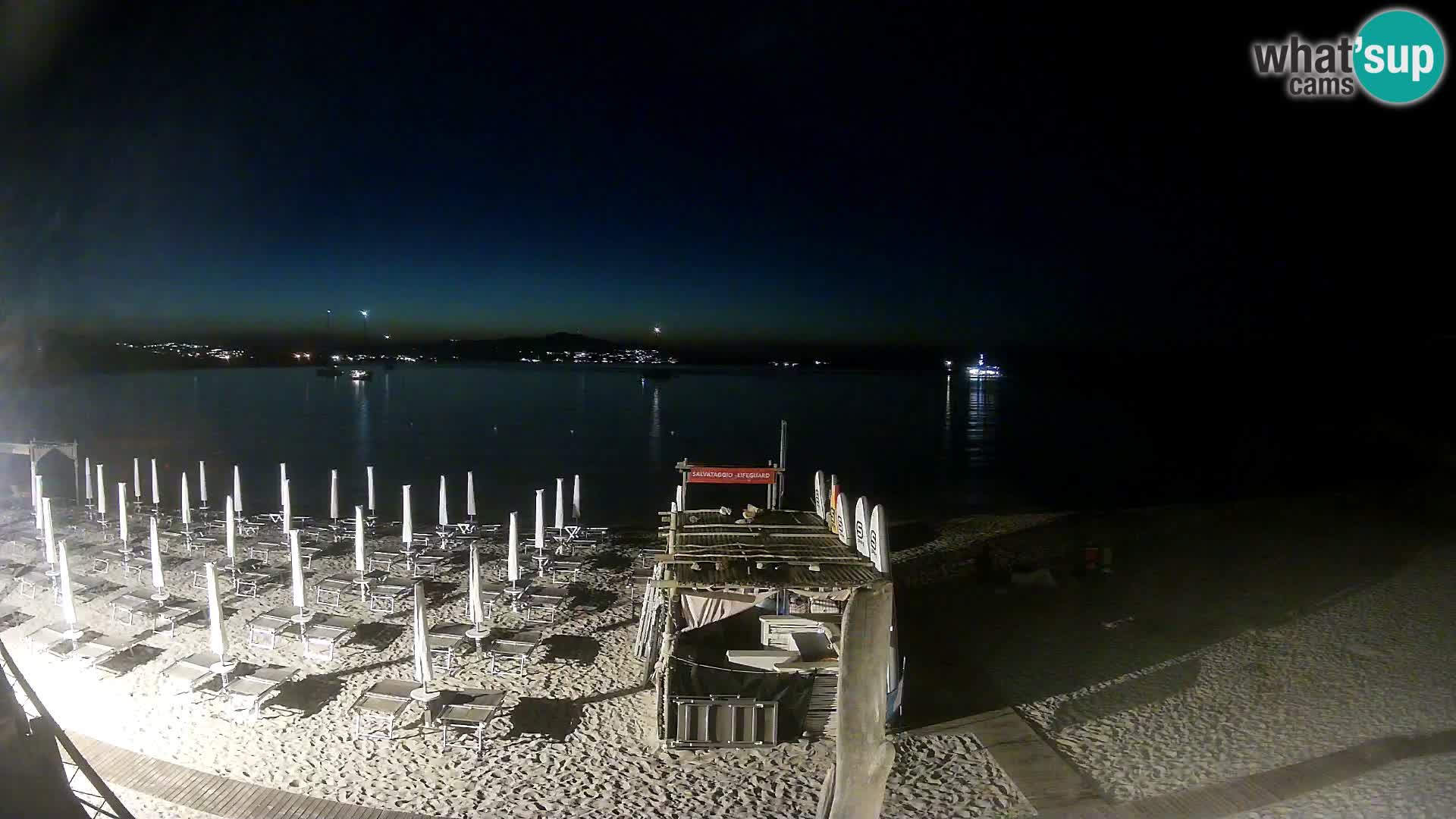 V živo plaža Cala Sabina – spletna kamera Golfo Aranci – Sardinija